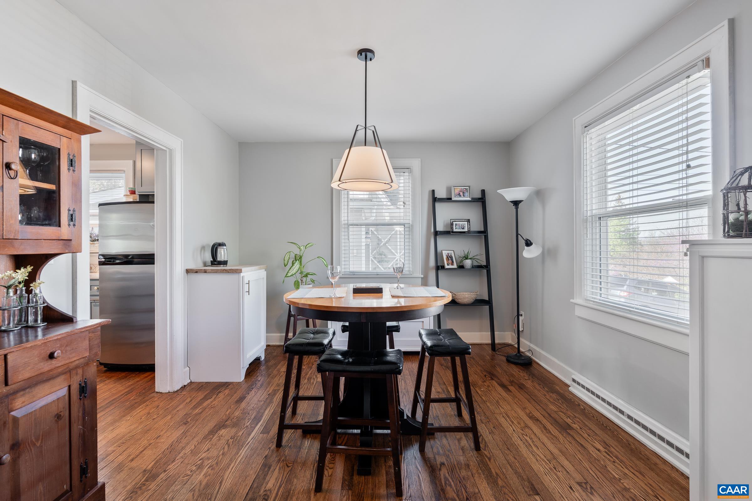 317 YORK AVE, STAUNTON, Virginia 24401, 3 Bedrooms Bedrooms, ,1 BathroomBathrooms,Residential,317 YORK AVE,675476 MLS # 675476 317 YORK AVE, STAUNTON, Virginia 24401, 3 Bedrooms Bedrooms, ,1 BathroomBathrooms,Residential,317 YORK AVE,675476 MLS # 675476