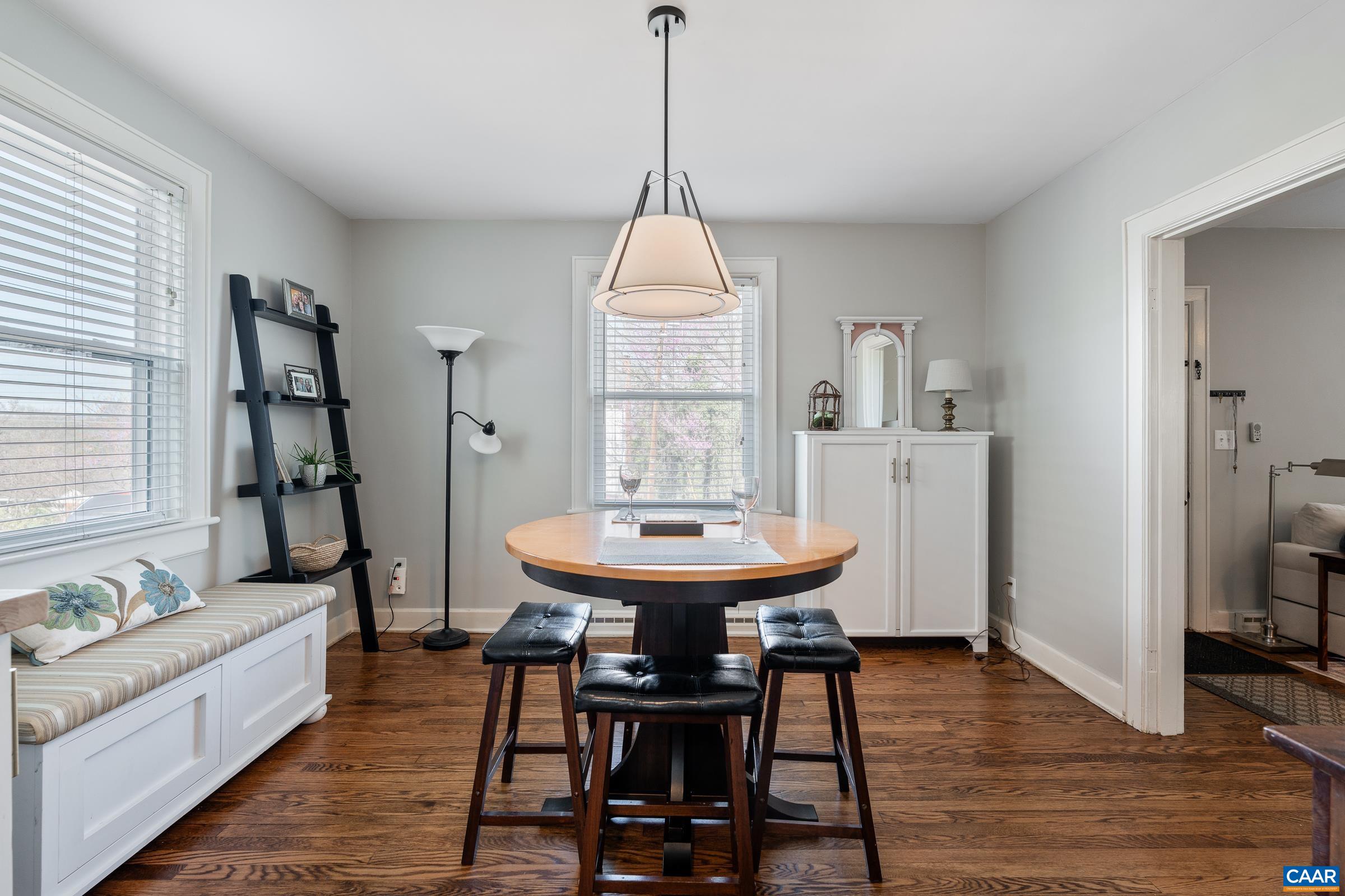 317 YORK AVE, STAUNTON, Virginia 24401, 3 Bedrooms Bedrooms, ,1 BathroomBathrooms,Residential,317 YORK AVE,675476 MLS # 675476 317 YORK AVE, STAUNTON, Virginia 24401, 3 Bedrooms Bedrooms, ,1 BathroomBathrooms,Residential,317 YORK AVE,675476 MLS # 675476