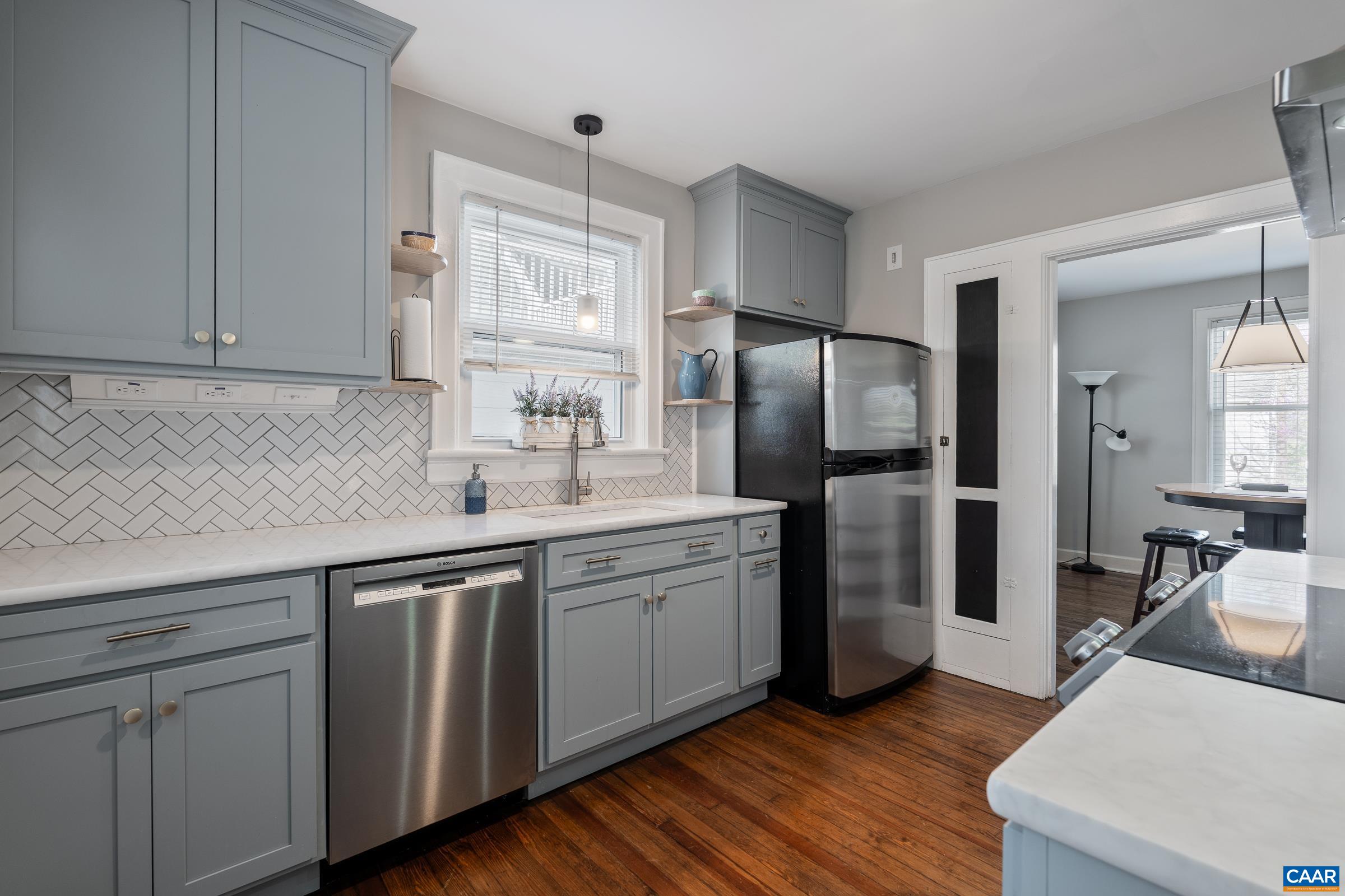 317 YORK AVE, STAUNTON, Virginia 24401, 3 Bedrooms Bedrooms, ,1 BathroomBathrooms,Residential,317 YORK AVE,675476 MLS # 675476 317 YORK AVE, STAUNTON, Virginia 24401, 3 Bedrooms Bedrooms, ,1 BathroomBathrooms,Residential,317 YORK AVE,675476 MLS # 675476