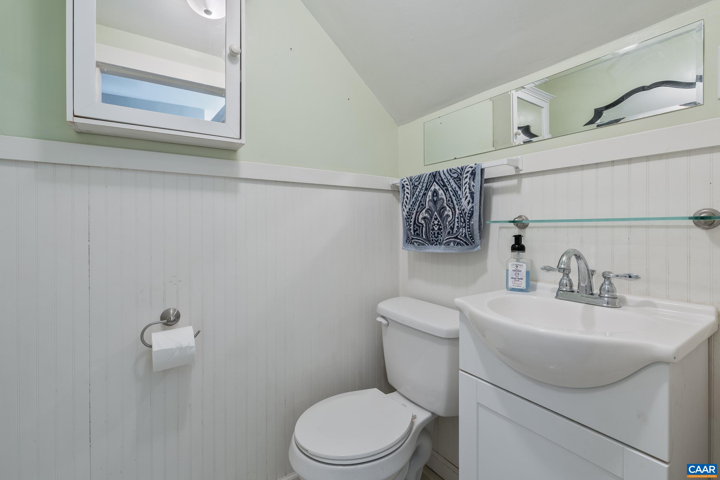 317 YORK AVE, STAUNTON, Virginia 24401, 3 Bedrooms Bedrooms, ,1 BathroomBathrooms,Residential,317 YORK AVE,675476 MLS # 675476 317 YORK AVE, STAUNTON, Virginia 24401, 3 Bedrooms Bedrooms, ,1 BathroomBathrooms,Residential,317 YORK AVE,675476 MLS # 675476