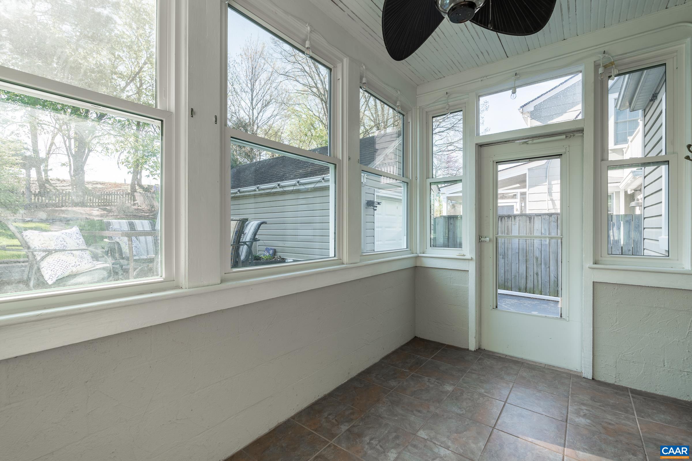 317 YORK AVE, STAUNTON, Virginia 24401, 3 Bedrooms Bedrooms, ,1 BathroomBathrooms,Residential,317 YORK AVE,675476 MLS # 675476 317 YORK AVE, STAUNTON, Virginia 24401, 3 Bedrooms Bedrooms, ,1 BathroomBathrooms,Residential,317 YORK AVE,675476 MLS # 675476