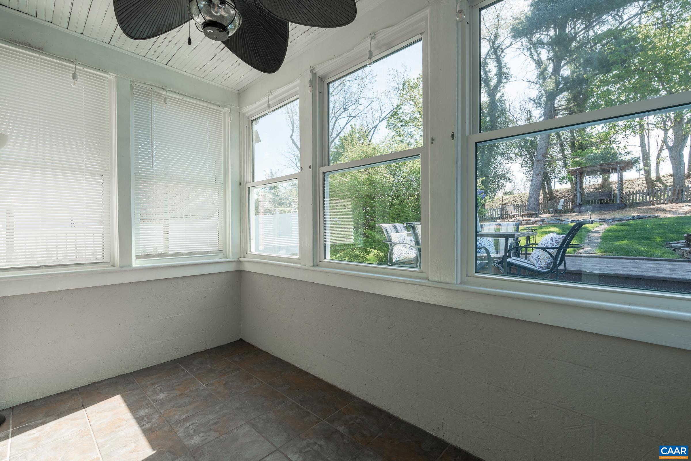 317 YORK AVE, STAUNTON, Virginia 24401, 3 Bedrooms Bedrooms, ,1 BathroomBathrooms,Residential,317 YORK AVE,675476 MLS # 675476 317 YORK AVE, STAUNTON, Virginia 24401, 3 Bedrooms Bedrooms, ,1 BathroomBathrooms,Residential,317 YORK AVE,675476 MLS # 675476