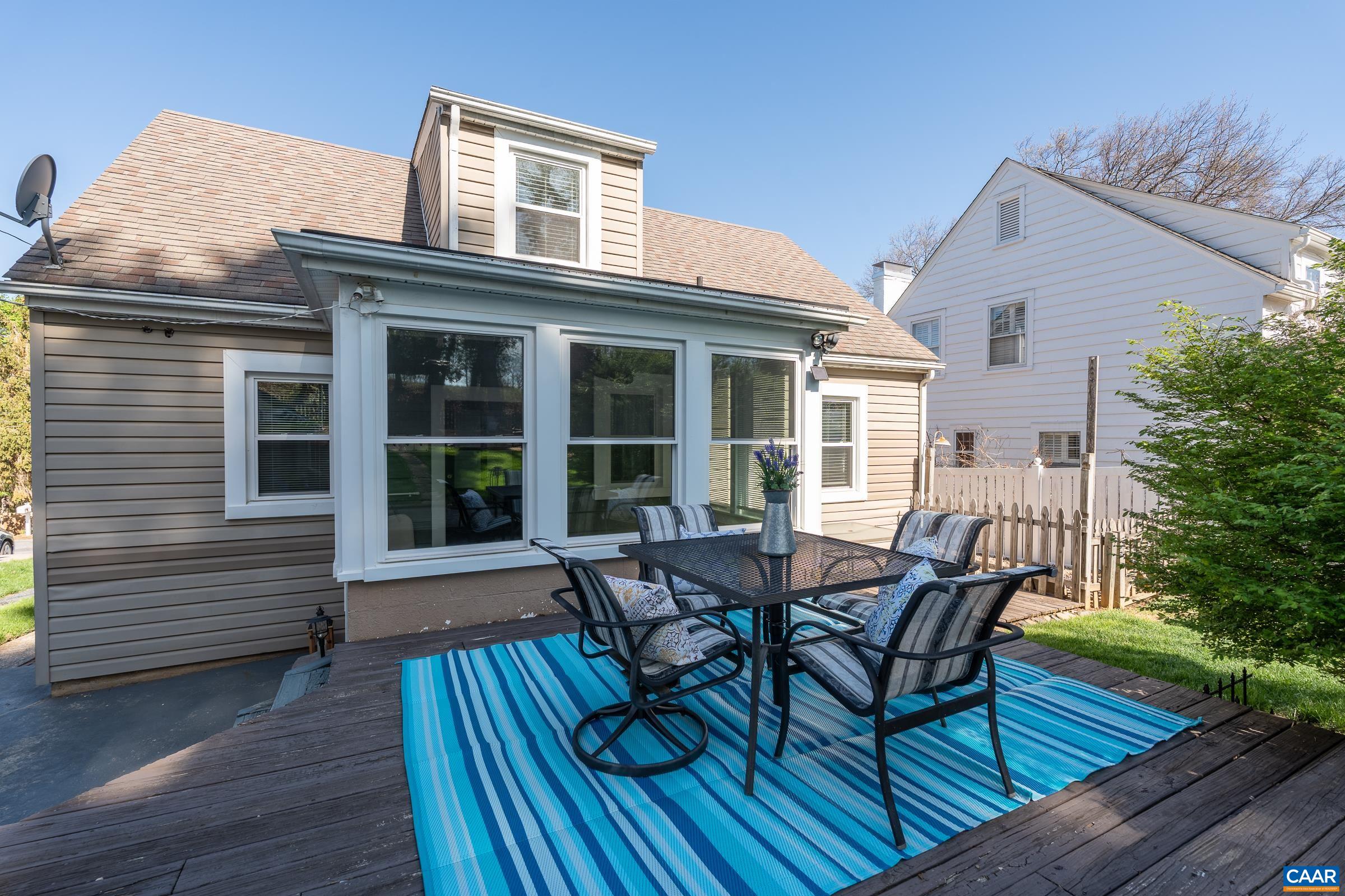 317 YORK AVE, STAUNTON, Virginia 24401, 3 Bedrooms Bedrooms, ,1 BathroomBathrooms,Residential,317 YORK AVE,675476 MLS # 675476 317 YORK AVE, STAUNTON, Virginia 24401, 3 Bedrooms Bedrooms, ,1 BathroomBathrooms,Residential,317 YORK AVE,675476 MLS # 675476