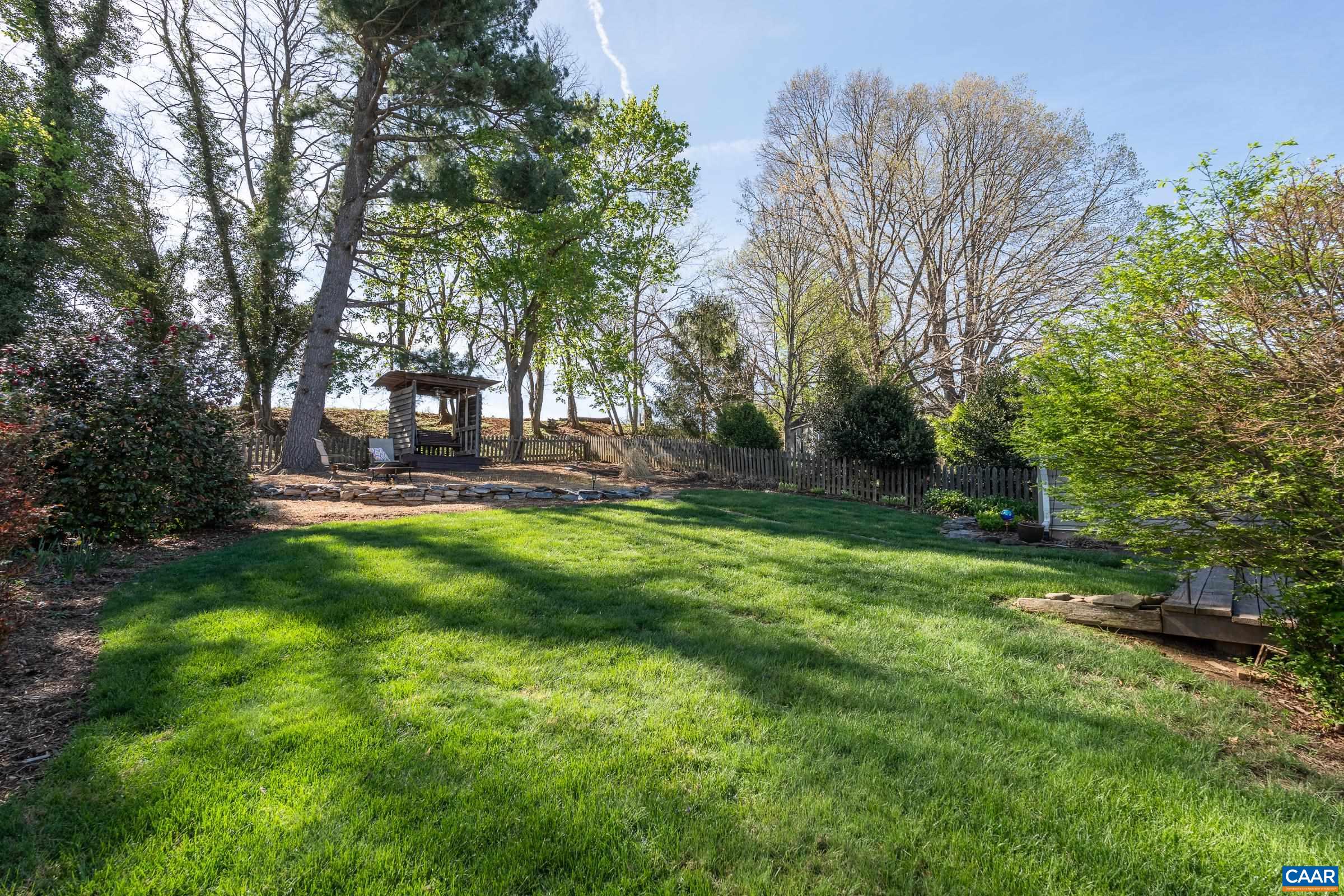 317 YORK AVE, STAUNTON, Virginia 24401, 3 Bedrooms Bedrooms, ,1 BathroomBathrooms,Residential,317 YORK AVE,675476 MLS # 675476 317 YORK AVE, STAUNTON, Virginia 24401, 3 Bedrooms Bedrooms, ,1 BathroomBathrooms,Residential,317 YORK AVE,675476 MLS # 675476