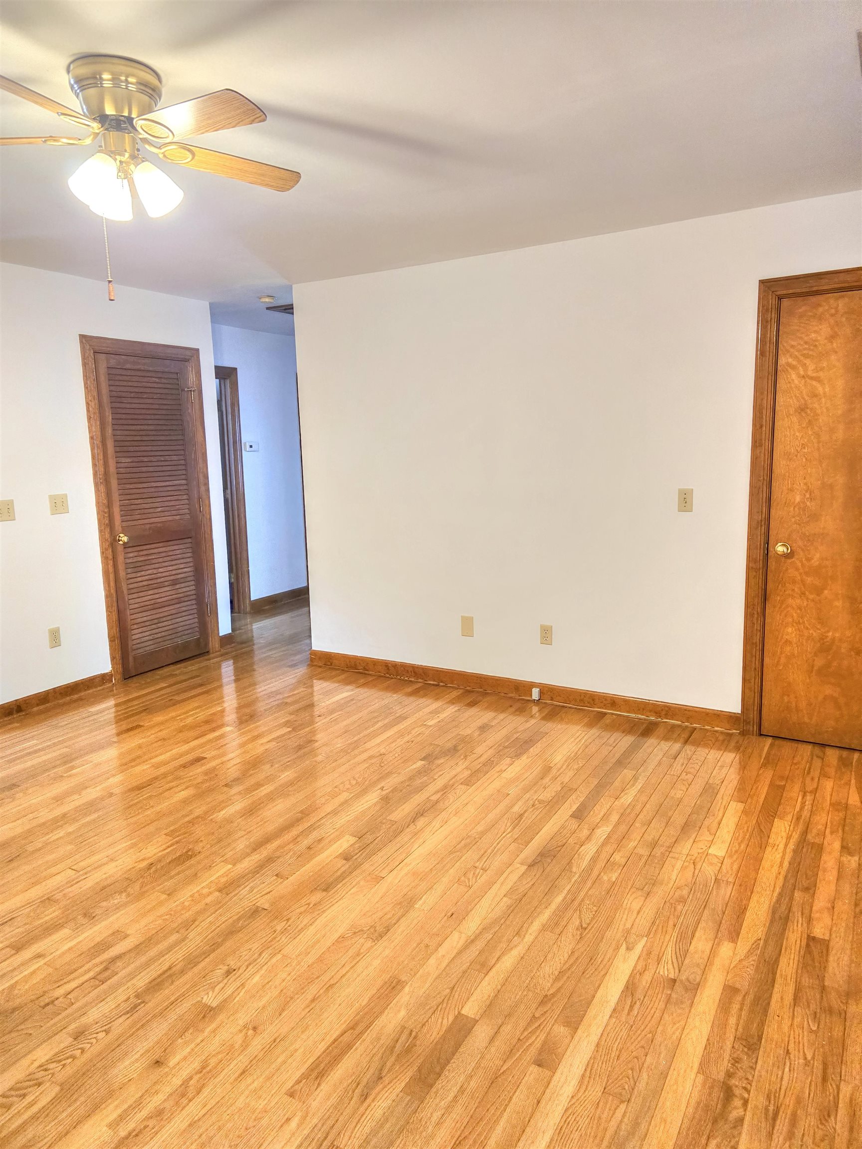 405 S LINDEN AVE, WAYNESBORO, Virginia 22980, 3 Bedrooms Bedrooms, ,2 BathroomsBathrooms,Residential,405 S LINDEN AVE,675480 MLS # 675480