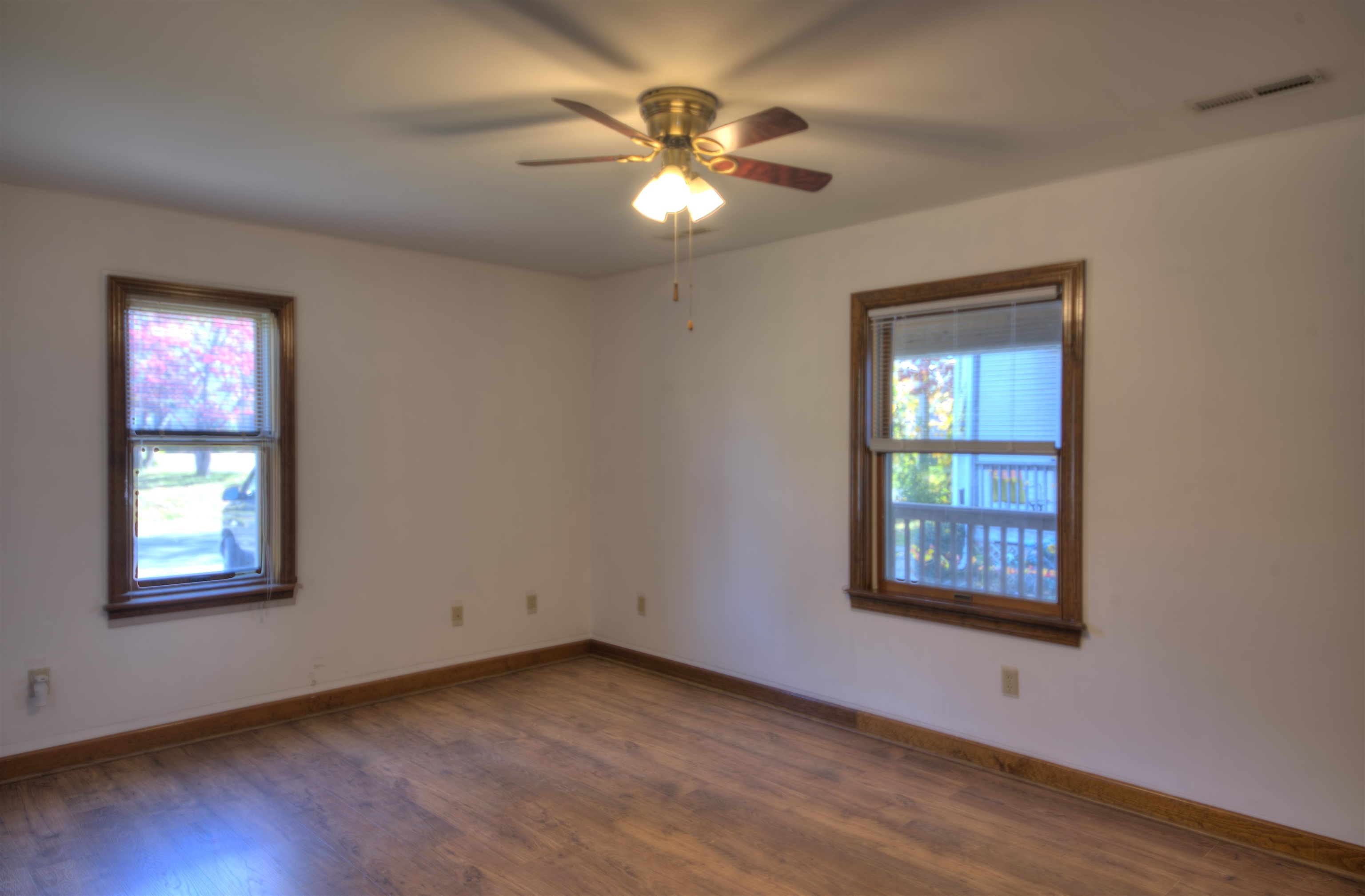 405 S LINDEN AVE, WAYNESBORO, Virginia 22980, 3 Bedrooms Bedrooms, ,2 BathroomsBathrooms,Residential,405 S LINDEN AVE,675480 MLS # 675480