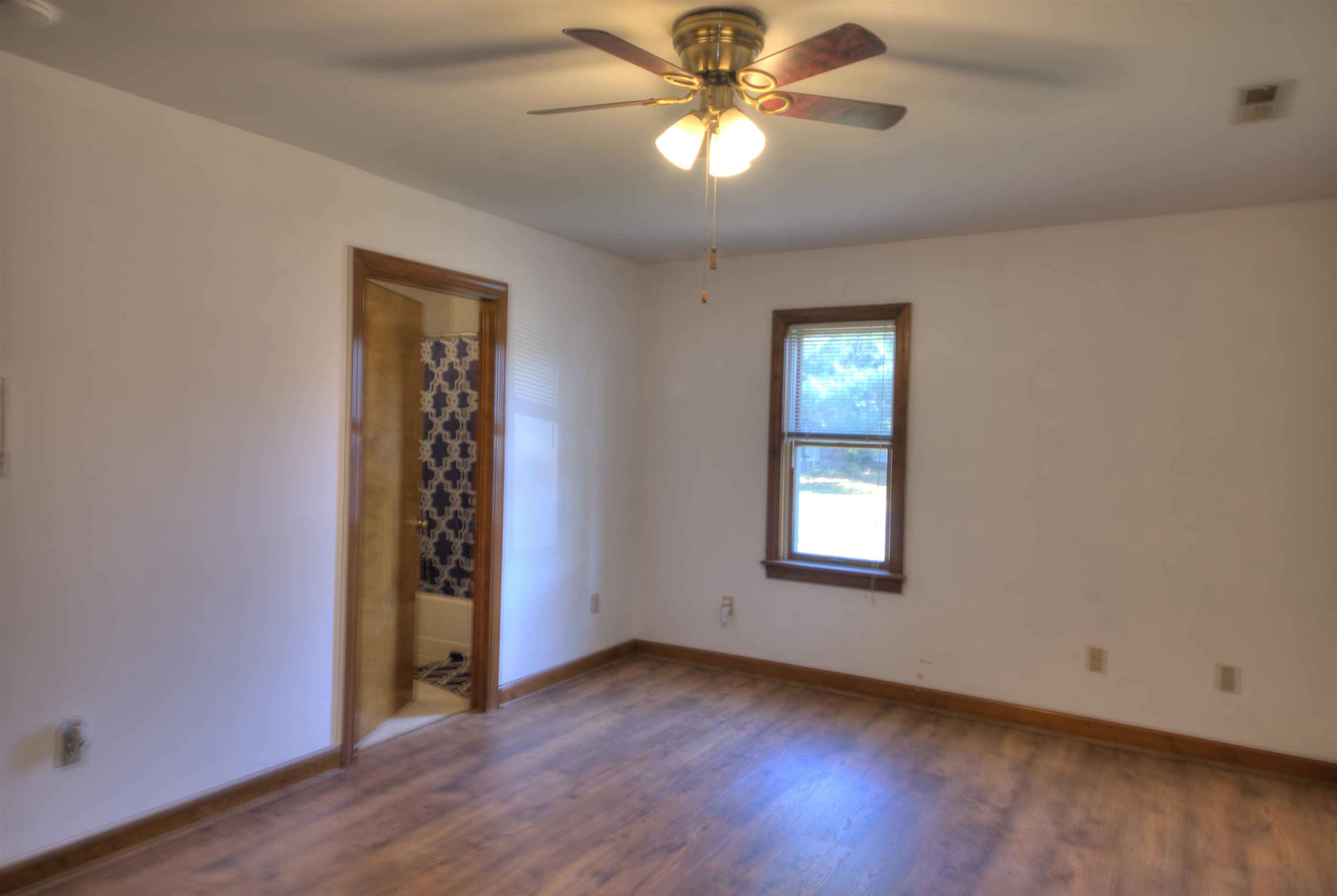 405 S LINDEN AVE, WAYNESBORO, Virginia 22980, 3 Bedrooms Bedrooms, ,2 BathroomsBathrooms,Residential,405 S LINDEN AVE,675480 MLS # 675480