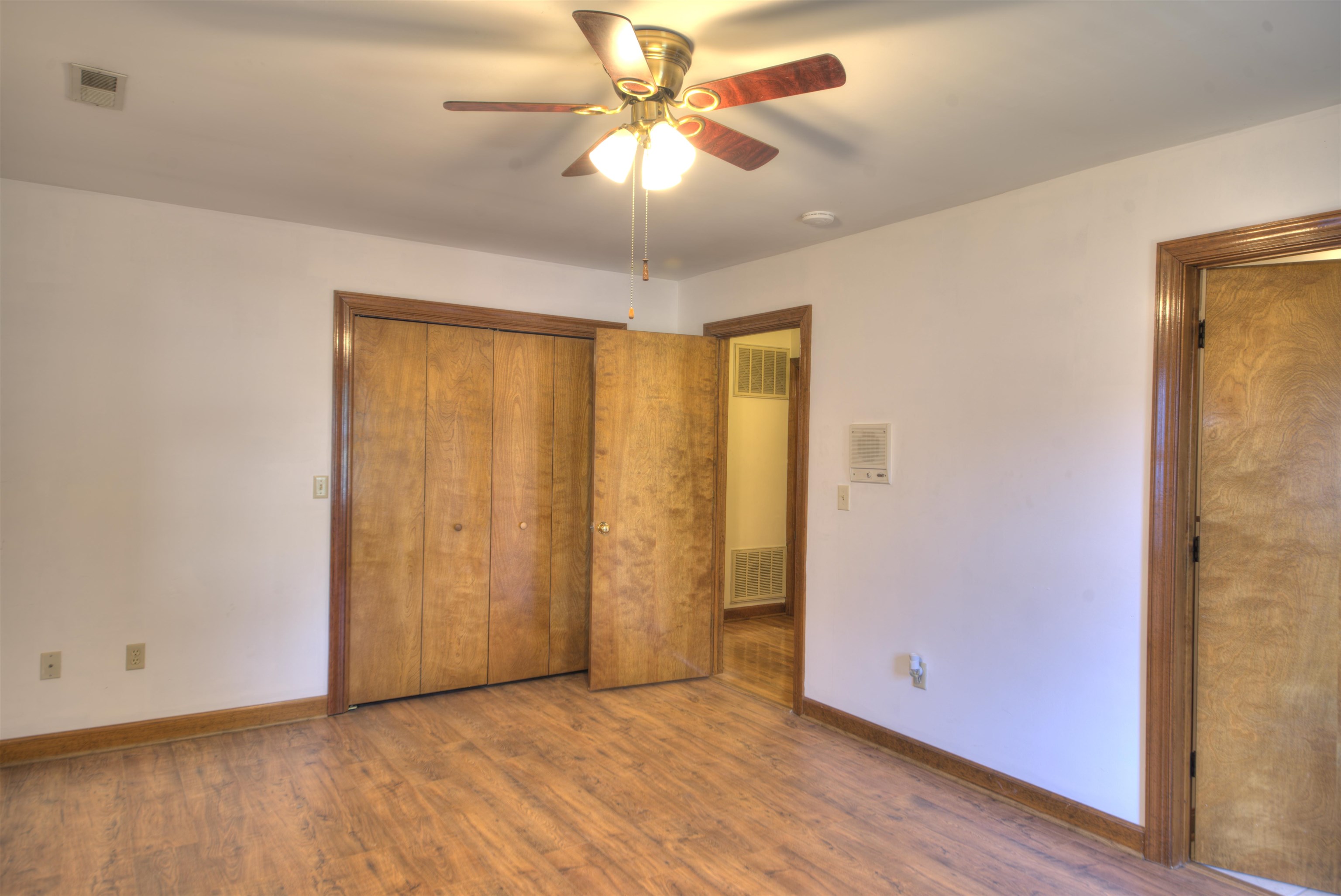 405 S LINDEN AVE, WAYNESBORO, Virginia 22980, 3 Bedrooms Bedrooms, ,2 BathroomsBathrooms,Residential,405 S LINDEN AVE,675480 MLS # 675480