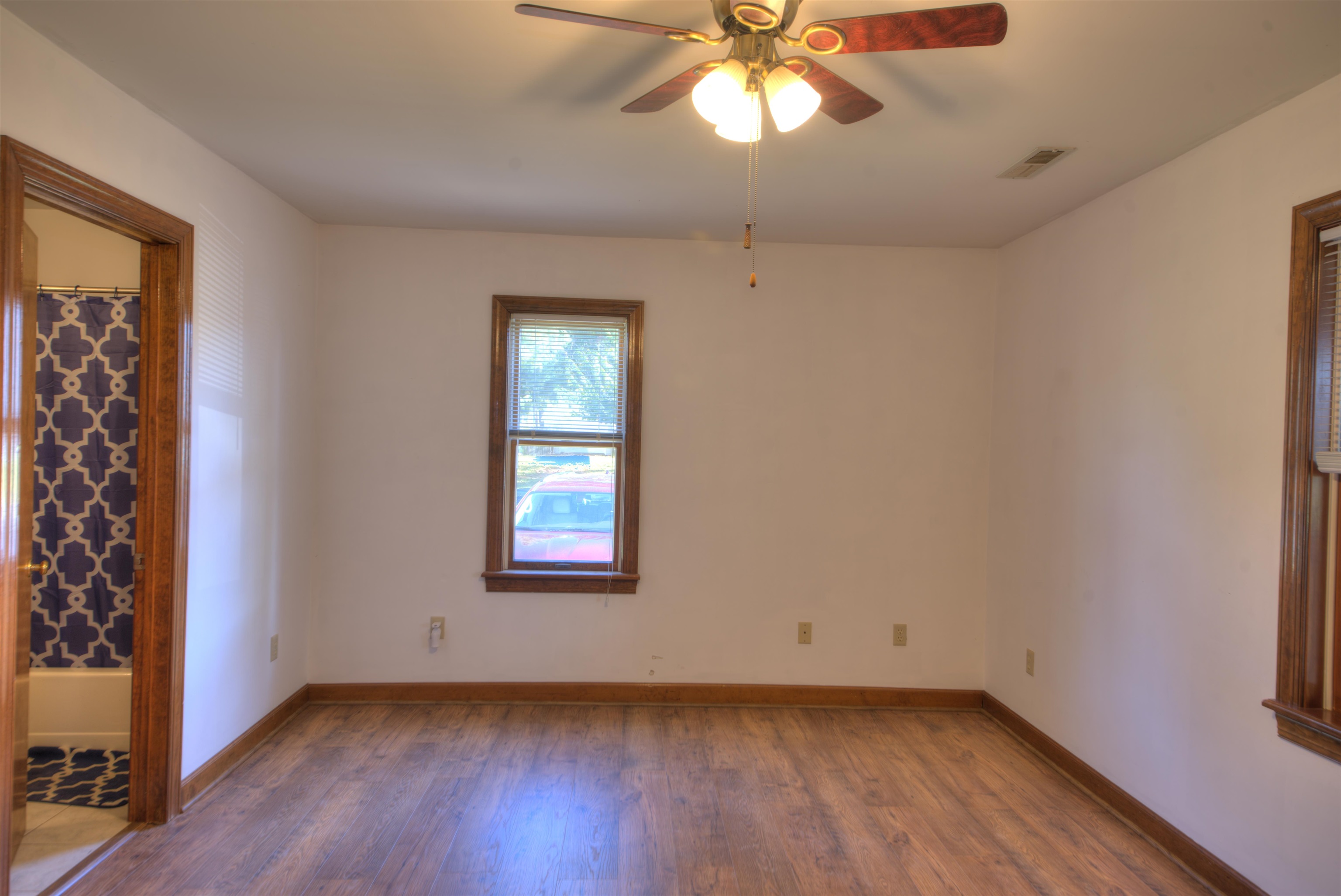 405 S LINDEN AVE, WAYNESBORO, Virginia 22980, 3 Bedrooms Bedrooms, ,2 BathroomsBathrooms,Residential,405 S LINDEN AVE,675480 MLS # 675480