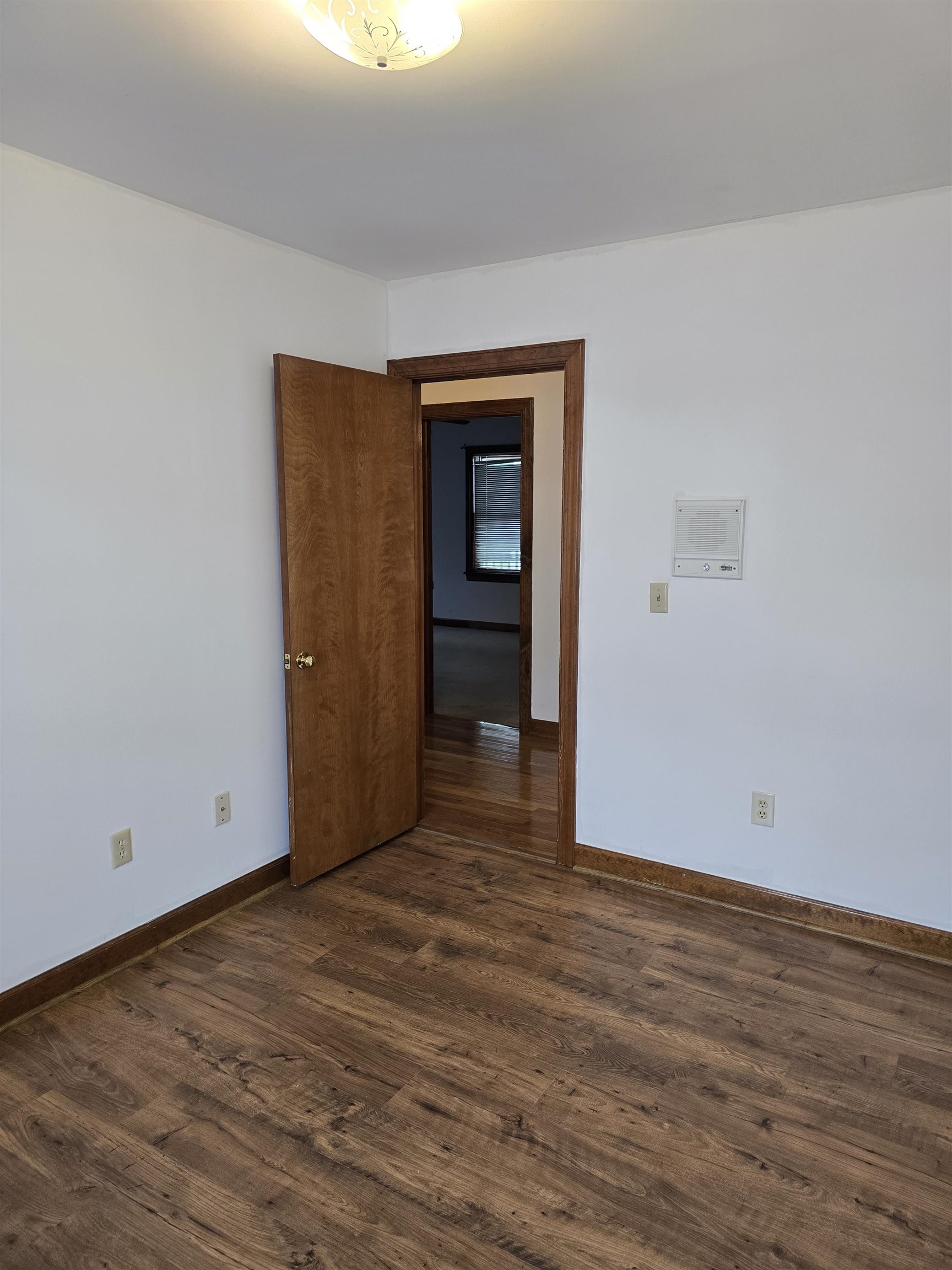 405 S LINDEN AVE, WAYNESBORO, Virginia 22980, 3 Bedrooms Bedrooms, ,2 BathroomsBathrooms,Residential,405 S LINDEN AVE,675480 MLS # 675480