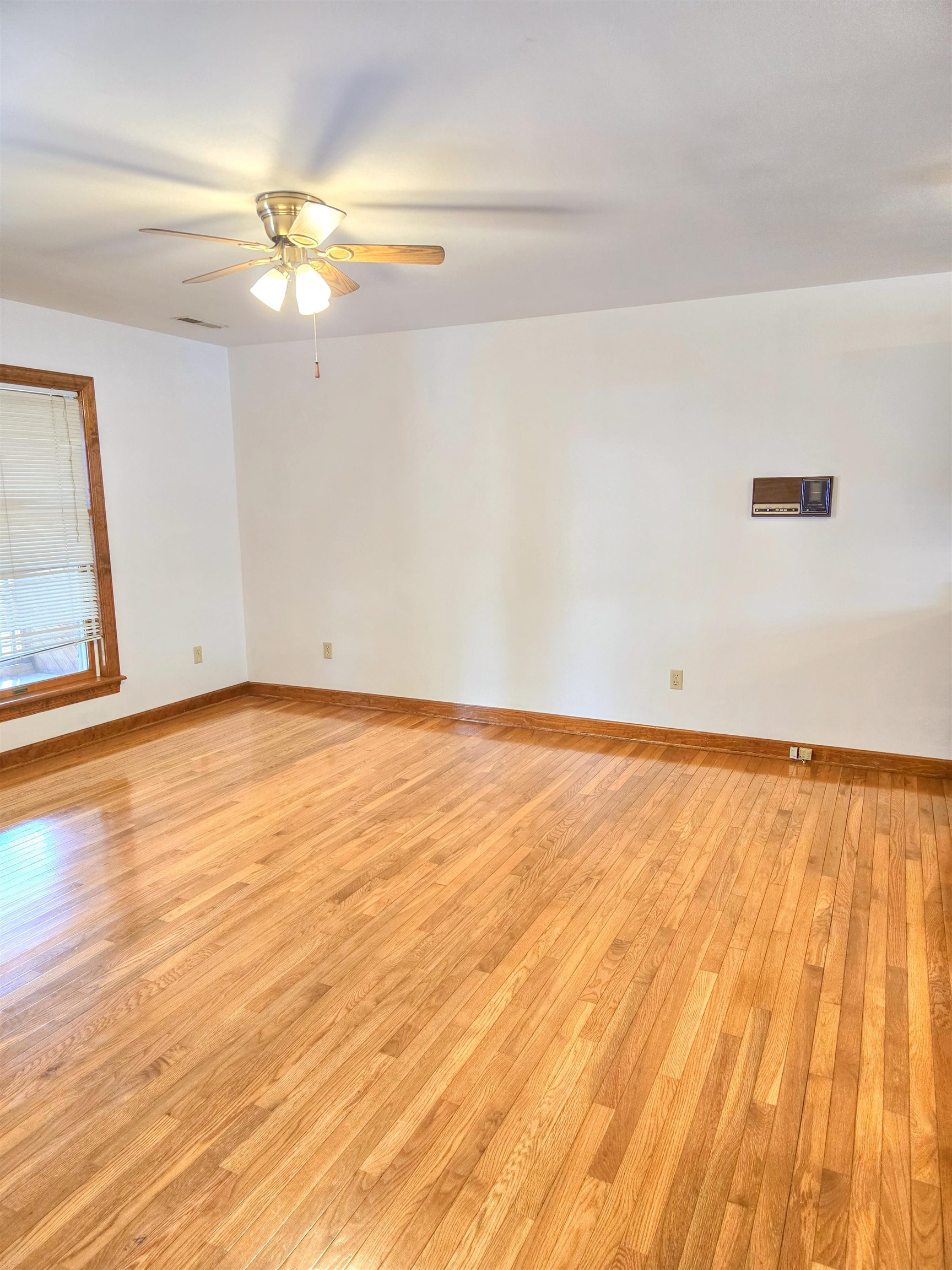 405 S LINDEN AVE, WAYNESBORO, Virginia 22980, 3 Bedrooms Bedrooms, ,2 BathroomsBathrooms,Residential,405 S LINDEN AVE,675480 MLS # 675480