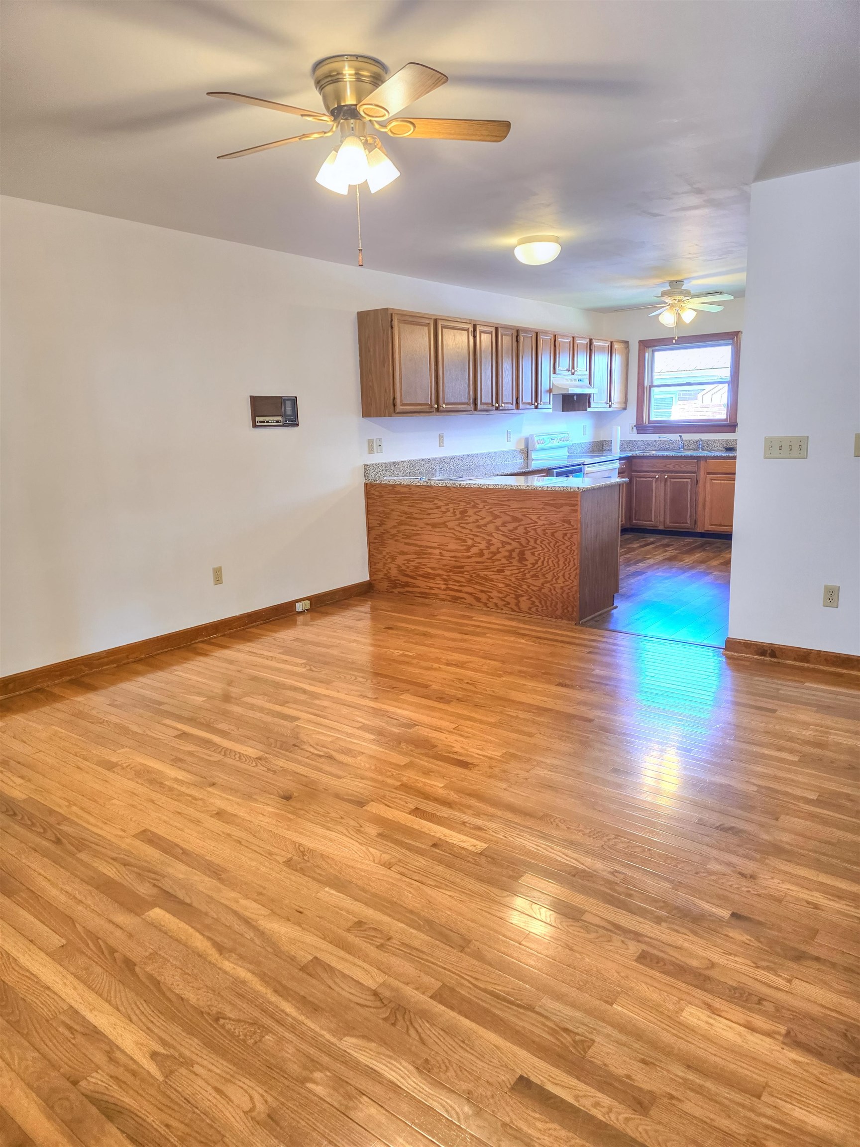 405 S LINDEN AVE, WAYNESBORO, Virginia 22980, 3 Bedrooms Bedrooms, ,2 BathroomsBathrooms,Residential,405 S LINDEN AVE,675480 MLS # 675480