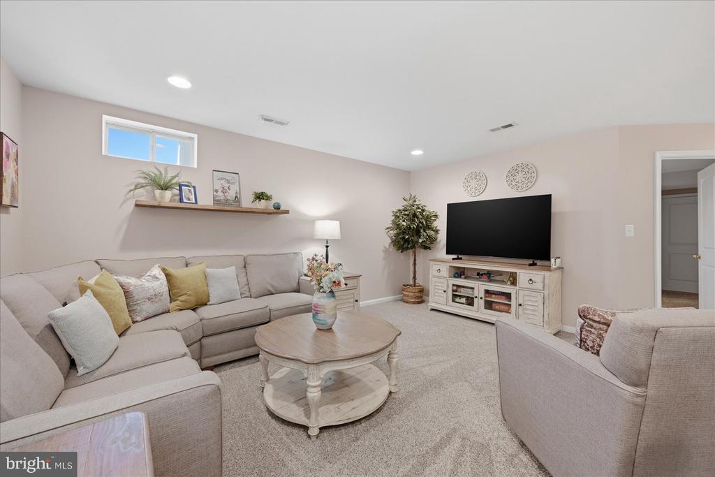 6796 SHOLES CT, WARRENTON, Virginia, 4 Bedrooms Bedrooms, ,3 BathroomsBathrooms,Residential,6796 SHOLES CT,VAFQ2021212 MLS # VAFQ2021212 6796 SHOLES CT, WARRENTON, Virginia, 4 Bedrooms Bedrooms, ,3 BathroomsBathrooms,Residential,6796 SHOLES CT,VAFQ2021212 MLS # VAFQ2021212