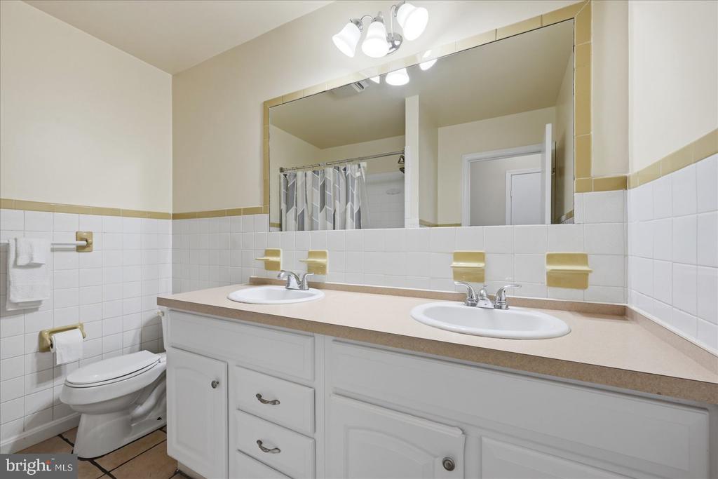 613 OVERLOOK ST, CULPEPER, Virginia 22701, 3 Bedrooms Bedrooms, ,2 BathroomsBathrooms,Residential,613 OVERLOOK ST,VACU2013060 MLS # VACU2013060