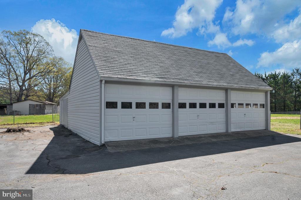 8145 SEAYS RD, SPOTSYLVANIA, Virginia 22551, 3 Bedrooms Bedrooms, ,2 BathroomsBathrooms,Residential,8145 SEAYS RD,VASP2040746 MLS # VASP2040746