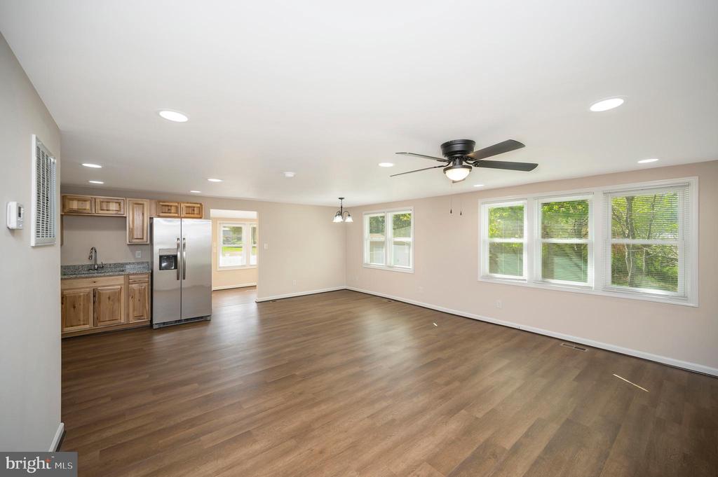 8145 SEAYS RD, SPOTSYLVANIA, Virginia 22551, 3 Bedrooms Bedrooms, ,2 BathroomsBathrooms,Residential,8145 SEAYS RD,VASP2040746 MLS # VASP2040746