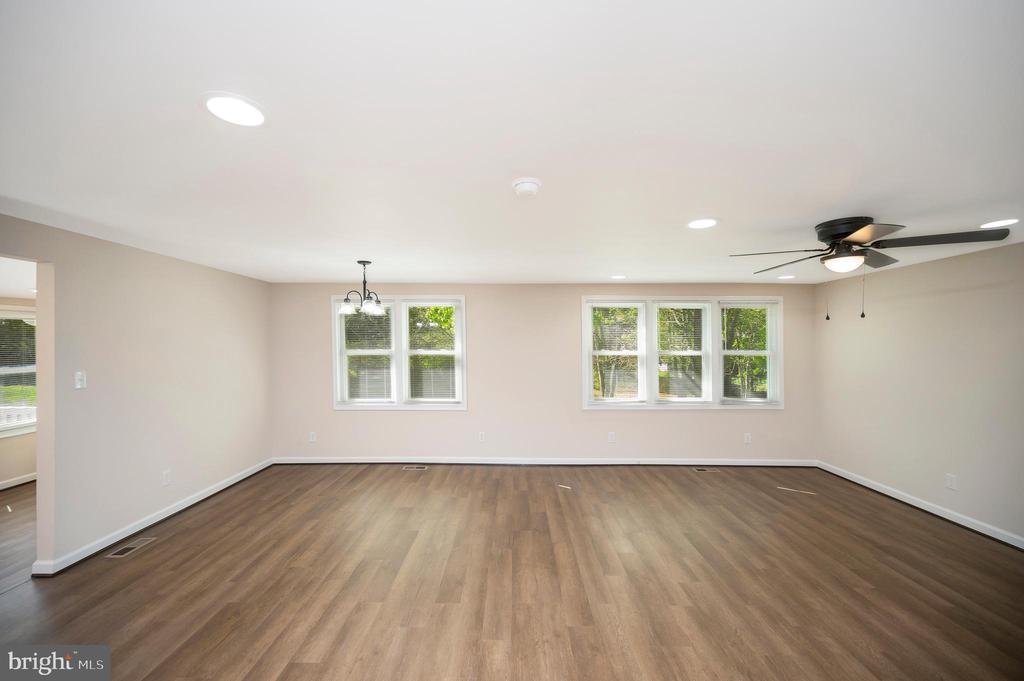 8145 SEAYS RD, SPOTSYLVANIA, Virginia 22551, 3 Bedrooms Bedrooms, ,2 BathroomsBathrooms,Residential,8145 SEAYS RD,VASP2040746 MLS # VASP2040746