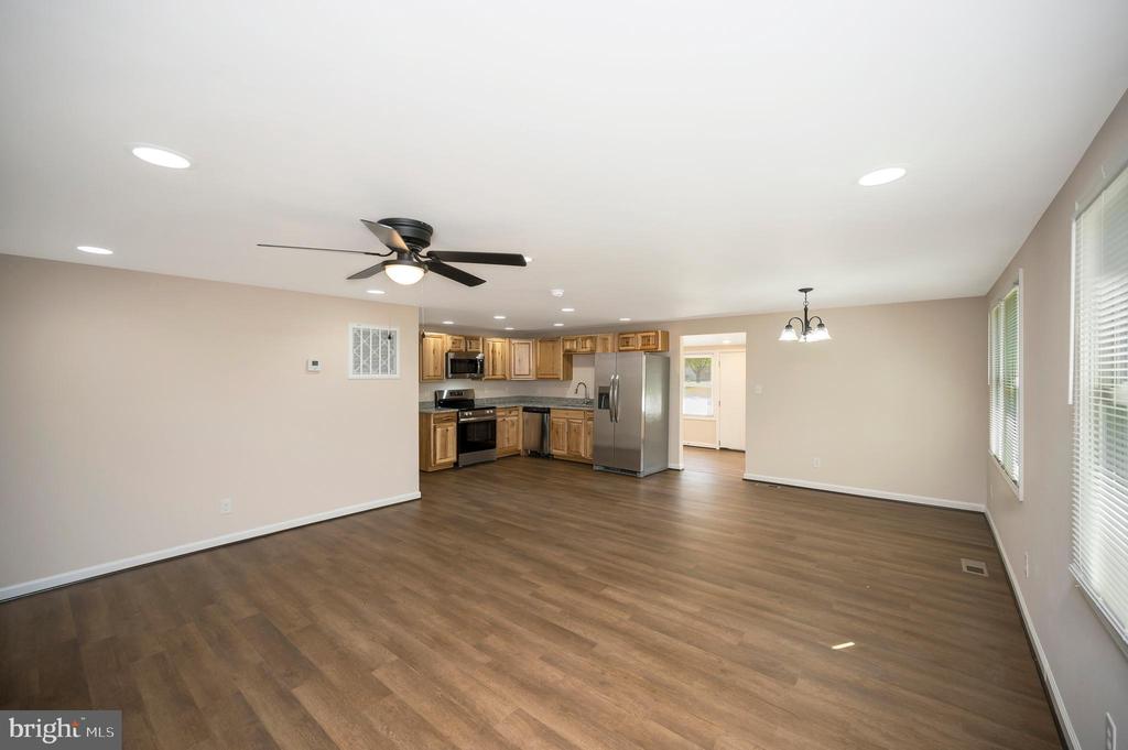 8145 SEAYS RD, SPOTSYLVANIA, Virginia 22551, 3 Bedrooms Bedrooms, ,2 BathroomsBathrooms,Residential,8145 SEAYS RD,VASP2040746 MLS # VASP2040746