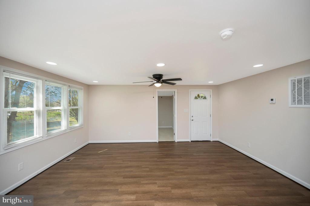 8145 SEAYS RD, SPOTSYLVANIA, Virginia 22551, 3 Bedrooms Bedrooms, ,2 BathroomsBathrooms,Residential,8145 SEAYS RD,VASP2040746 MLS # VASP2040746