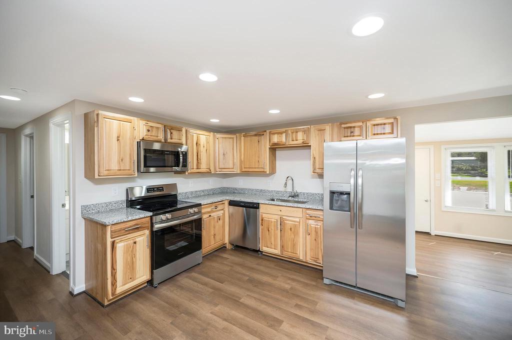 8145 SEAYS RD, SPOTSYLVANIA, Virginia 22551, 3 Bedrooms Bedrooms, ,2 BathroomsBathrooms,Residential,8145 SEAYS RD,VASP2040746 MLS # VASP2040746