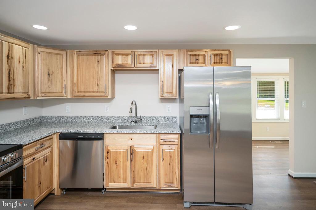 8145 SEAYS RD, SPOTSYLVANIA, Virginia 22551, 3 Bedrooms Bedrooms, ,2 BathroomsBathrooms,Residential,8145 SEAYS RD,VASP2040746 MLS # VASP2040746