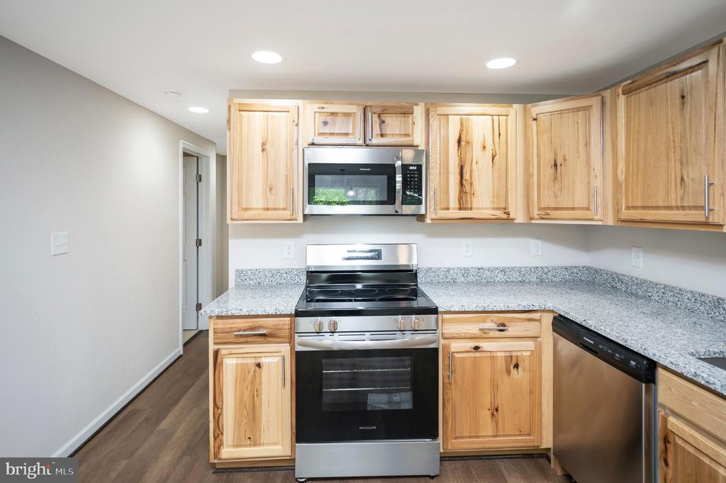 8145 SEAYS RD, SPOTSYLVANIA, Virginia 22551, 3 Bedrooms Bedrooms, ,2 BathroomsBathrooms,Residential,8145 SEAYS RD,VASP2040746 MLS # VASP2040746