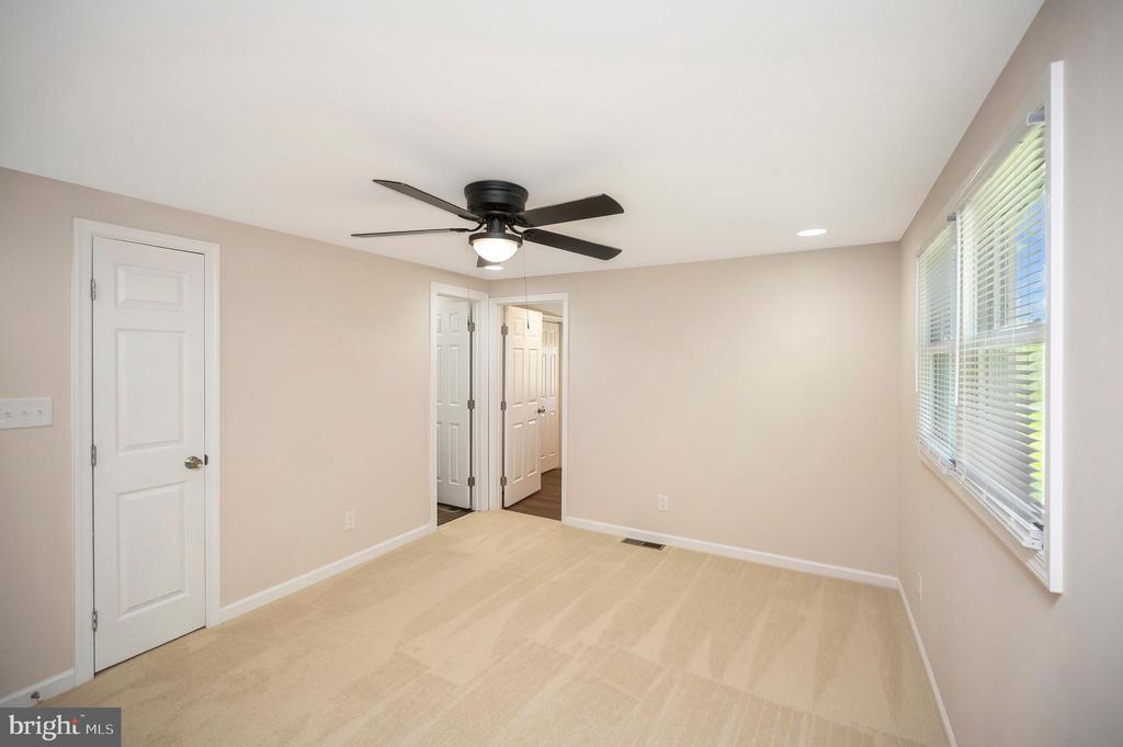 8145 SEAYS RD, SPOTSYLVANIA, Virginia 22551, 3 Bedrooms Bedrooms, ,2 BathroomsBathrooms,Residential,8145 SEAYS RD,VASP2040746 MLS # VASP2040746