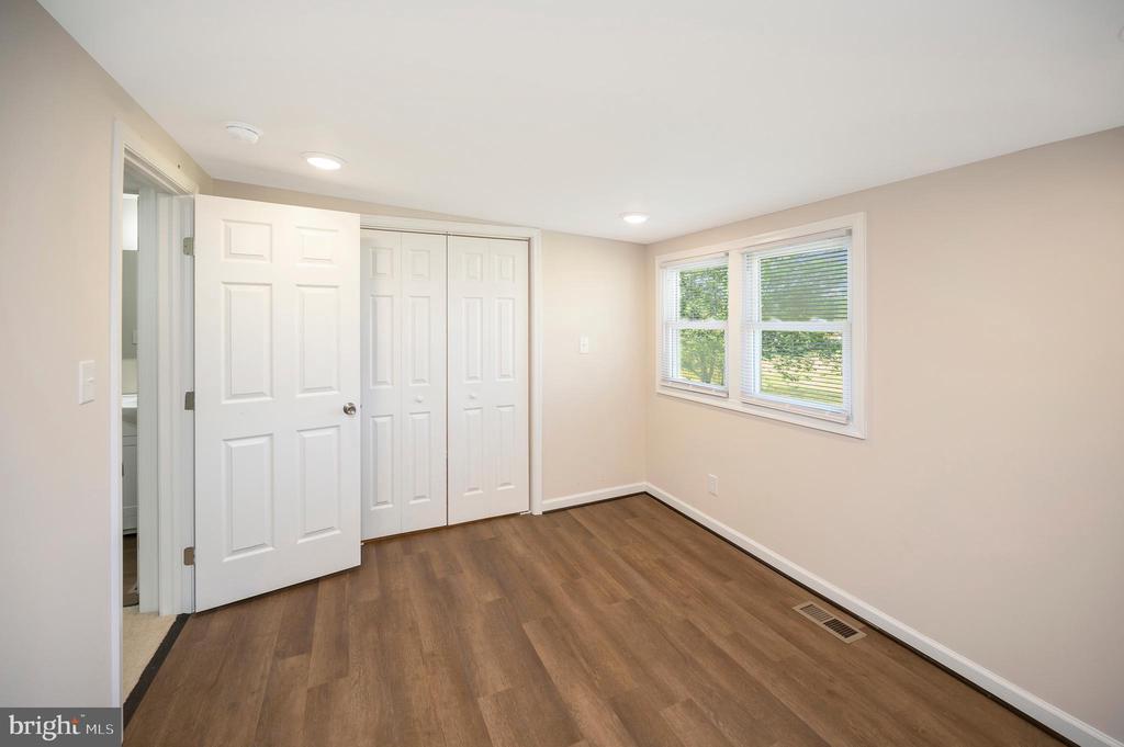 8145 SEAYS RD, SPOTSYLVANIA, Virginia 22551, 3 Bedrooms Bedrooms, ,2 BathroomsBathrooms,Residential,8145 SEAYS RD,VASP2040746 MLS # VASP2040746