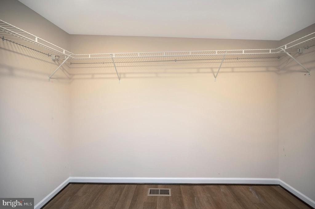 8145 SEAYS RD, SPOTSYLVANIA, Virginia 22551, 3 Bedrooms Bedrooms, ,2 BathroomsBathrooms,Residential,8145 SEAYS RD,VASP2040746 MLS # VASP2040746