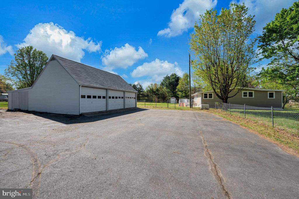 8145 SEAYS RD, SPOTSYLVANIA, Virginia 22551, 3 Bedrooms Bedrooms, ,2 BathroomsBathrooms,Residential,8145 SEAYS RD,VASP2040746 MLS # VASP2040746