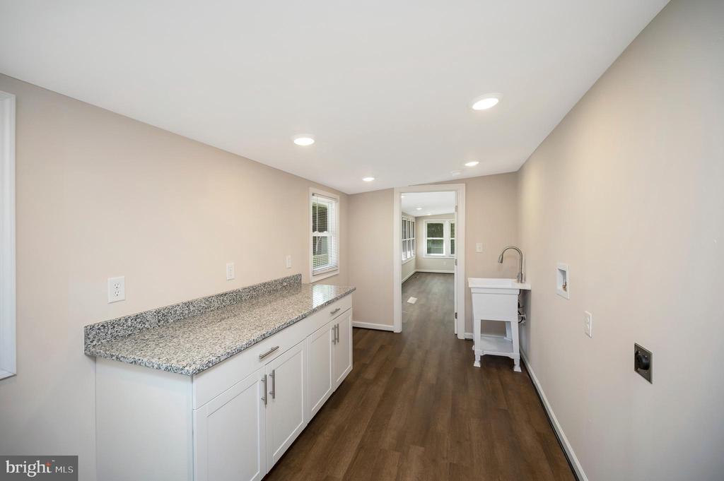 8145 SEAYS RD, SPOTSYLVANIA, Virginia 22551, 3 Bedrooms Bedrooms, ,2 BathroomsBathrooms,Residential,8145 SEAYS RD,VASP2040746 MLS # VASP2040746