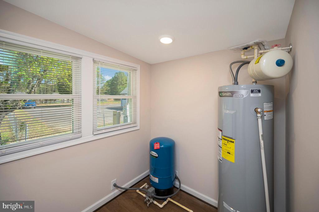 8145 SEAYS RD, SPOTSYLVANIA, Virginia 22551, 3 Bedrooms Bedrooms, ,2 BathroomsBathrooms,Residential,8145 SEAYS RD,VASP2040746 MLS # VASP2040746