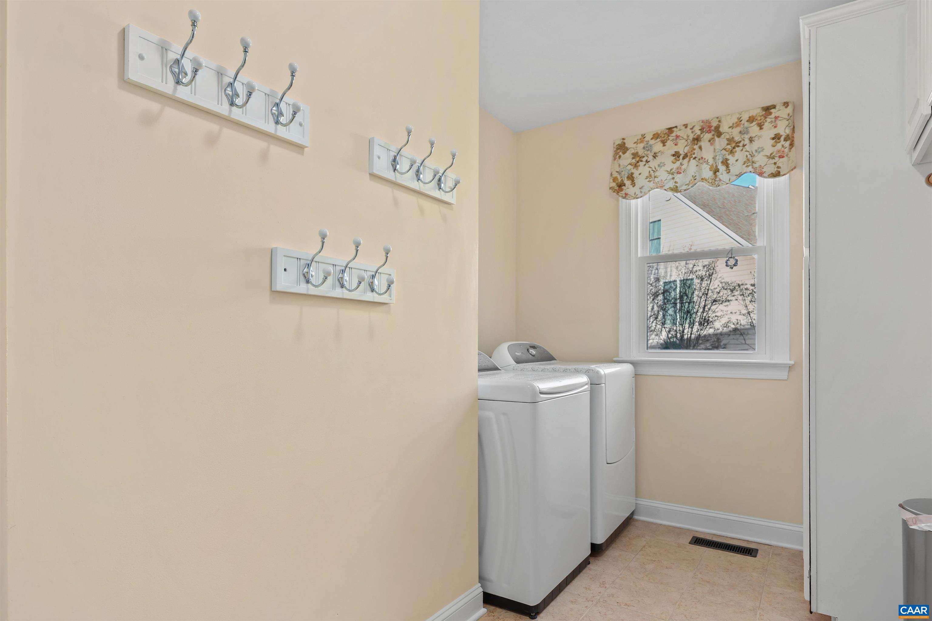 2579 MONTGOMERY RIDGE RD, CHARLOTTESVILLE, Virginia 22911, 4 Bedrooms Bedrooms, ,3 BathroomsBathrooms,Residential,2579 MONTGOMERY RIDGE RD,675045 MLS # 675045