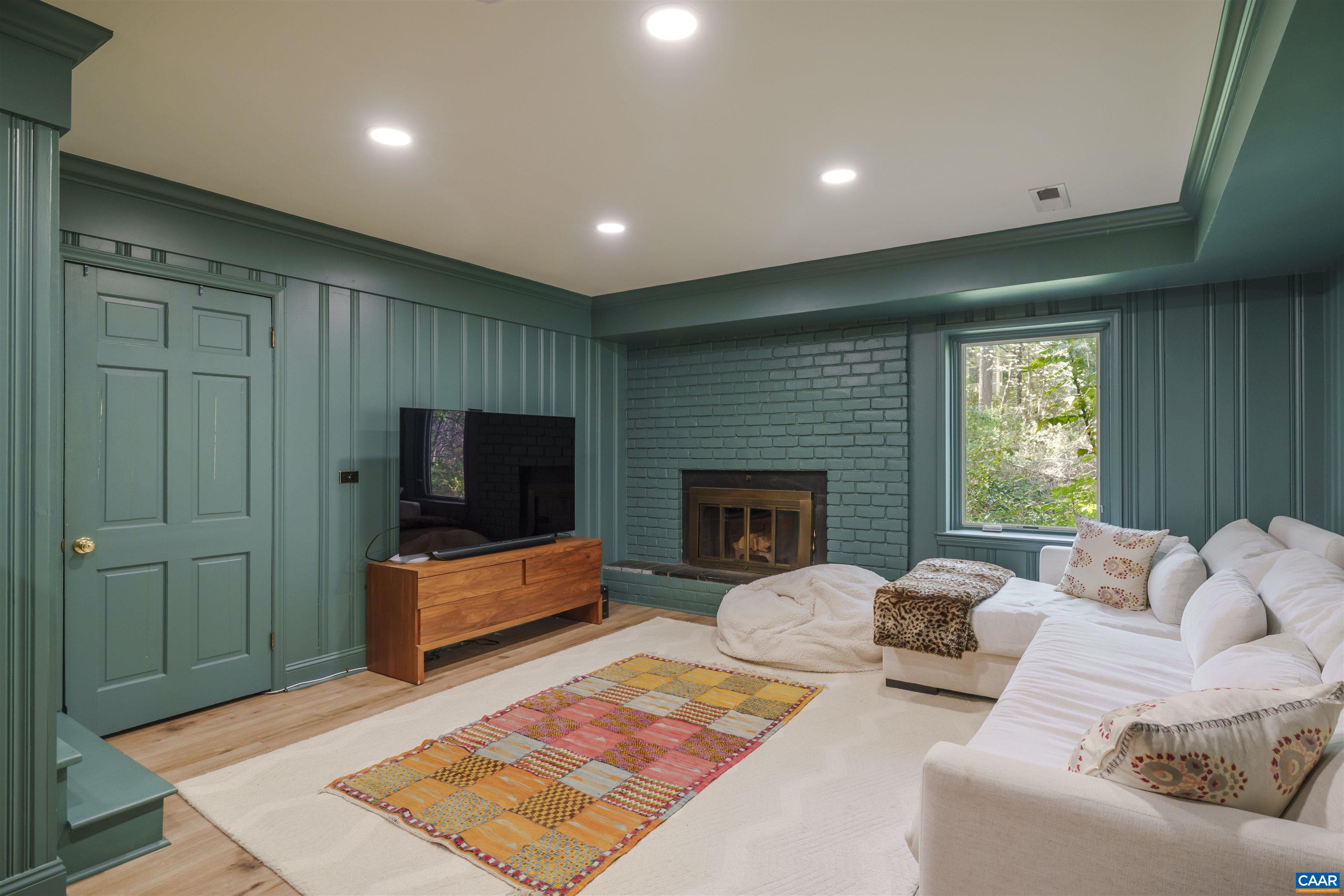 2220 CORNWALL RD, CHARLOTTESVILLE, Virginia 22901, 5 Bedrooms Bedrooms, ,3 BathroomsBathrooms,Residential,Renovated 5 BR, 3.5BA West Leigh home on an except,2220 CORNWALL RD,675412 MLS # 675412