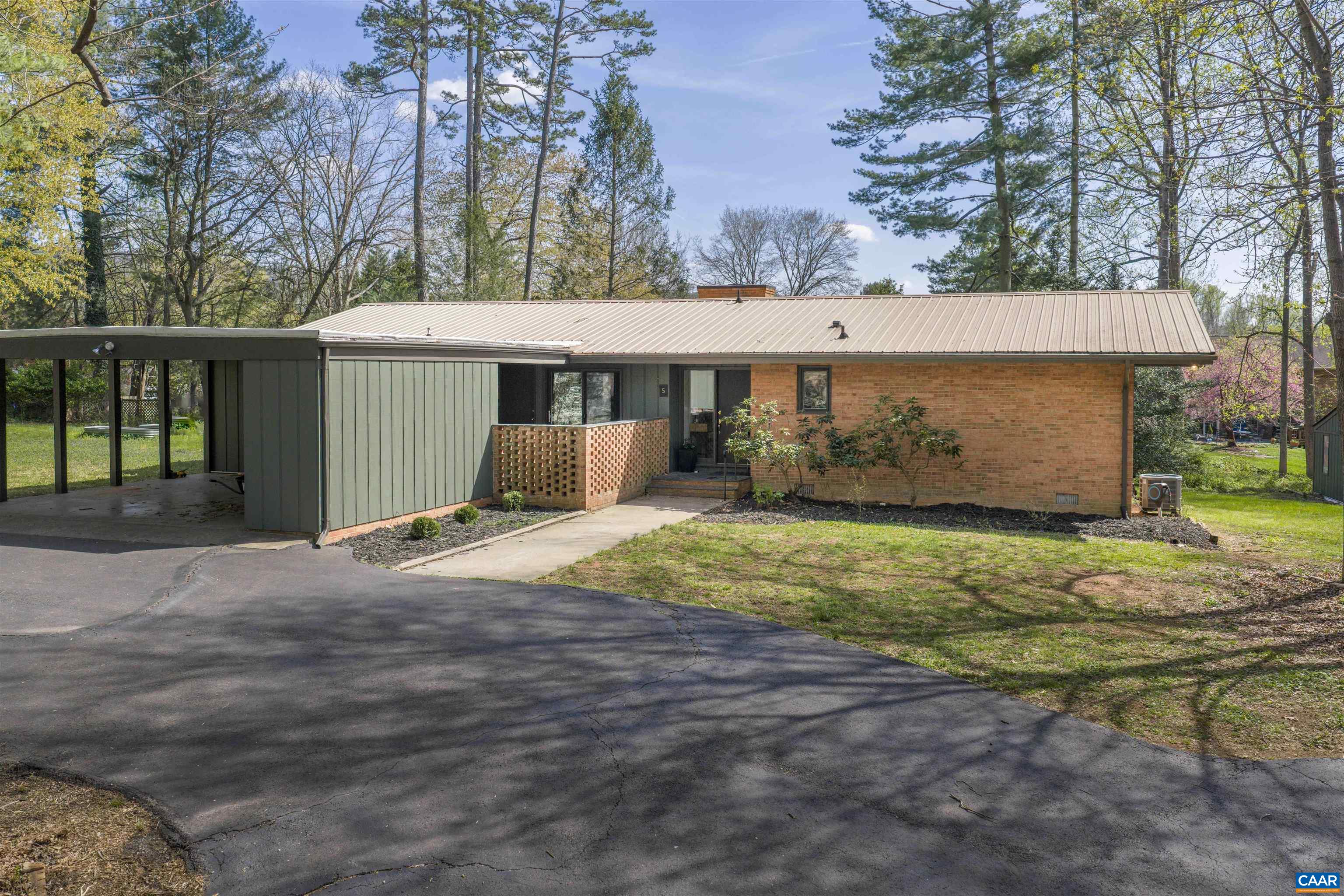 5 VINCENNES CT, CHARLOTTESVILLE, Virginia 22911, 3 Bedrooms Bedrooms, ,2 BathroomsBathrooms,Residential,5 VINCENNES CT,675491 MLS # 675491