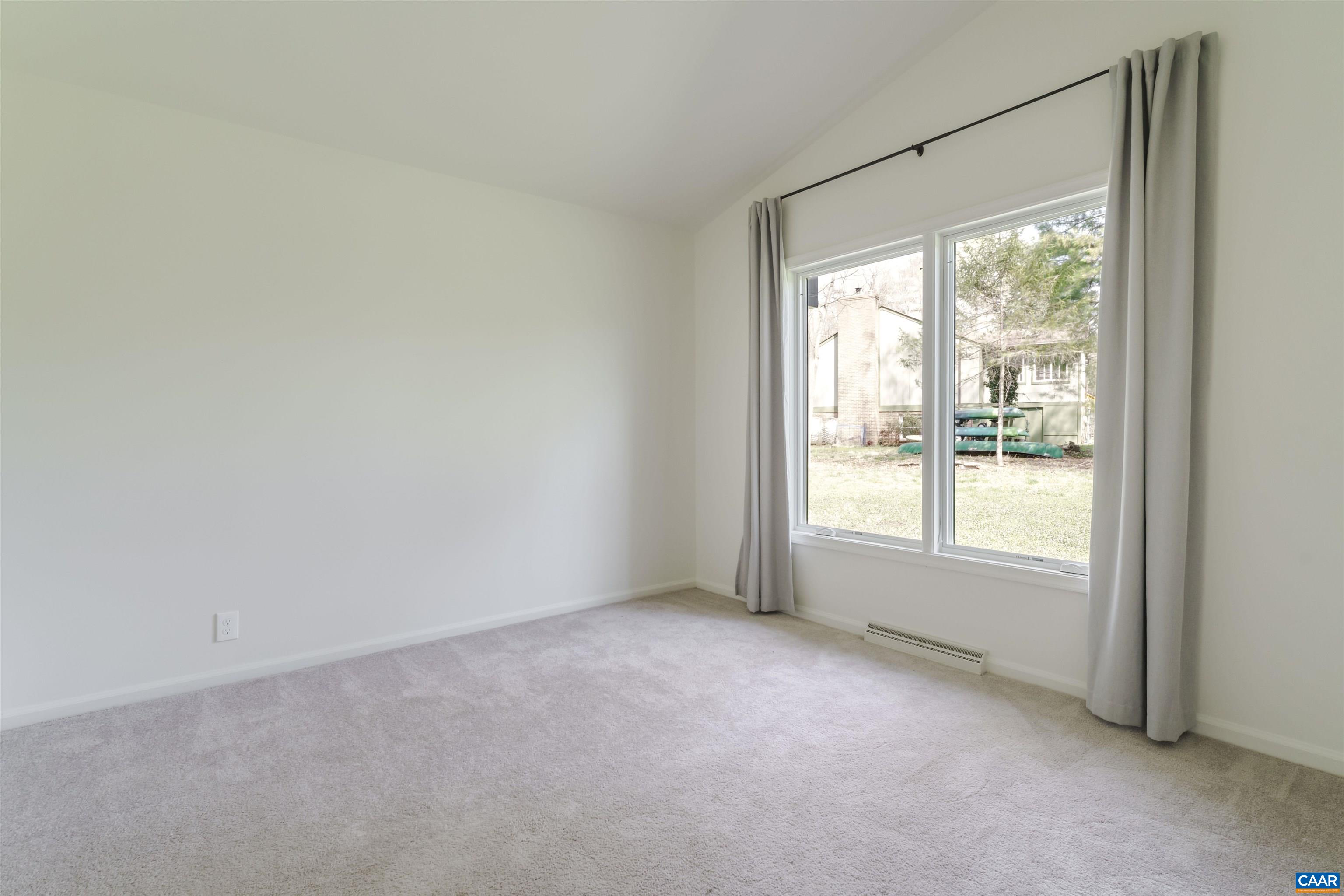 5 VINCENNES CT, CHARLOTTESVILLE, Virginia 22911, 3 Bedrooms Bedrooms, ,2 BathroomsBathrooms,Residential,5 VINCENNES CT,675491 MLS # 675491