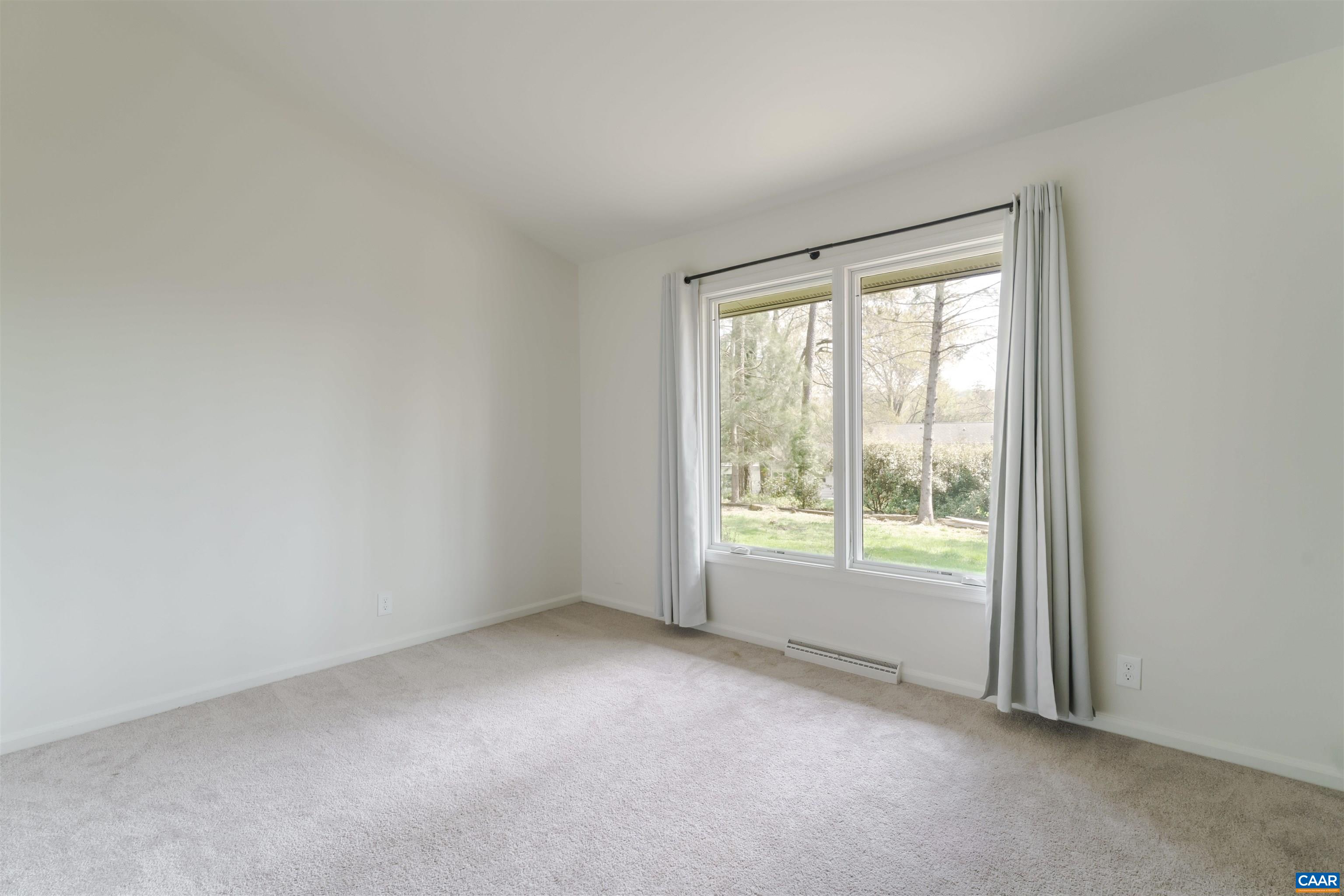 5 VINCENNES CT, CHARLOTTESVILLE, Virginia 22911, 3 Bedrooms Bedrooms, ,2 BathroomsBathrooms,Residential,5 VINCENNES CT,675491 MLS # 675491