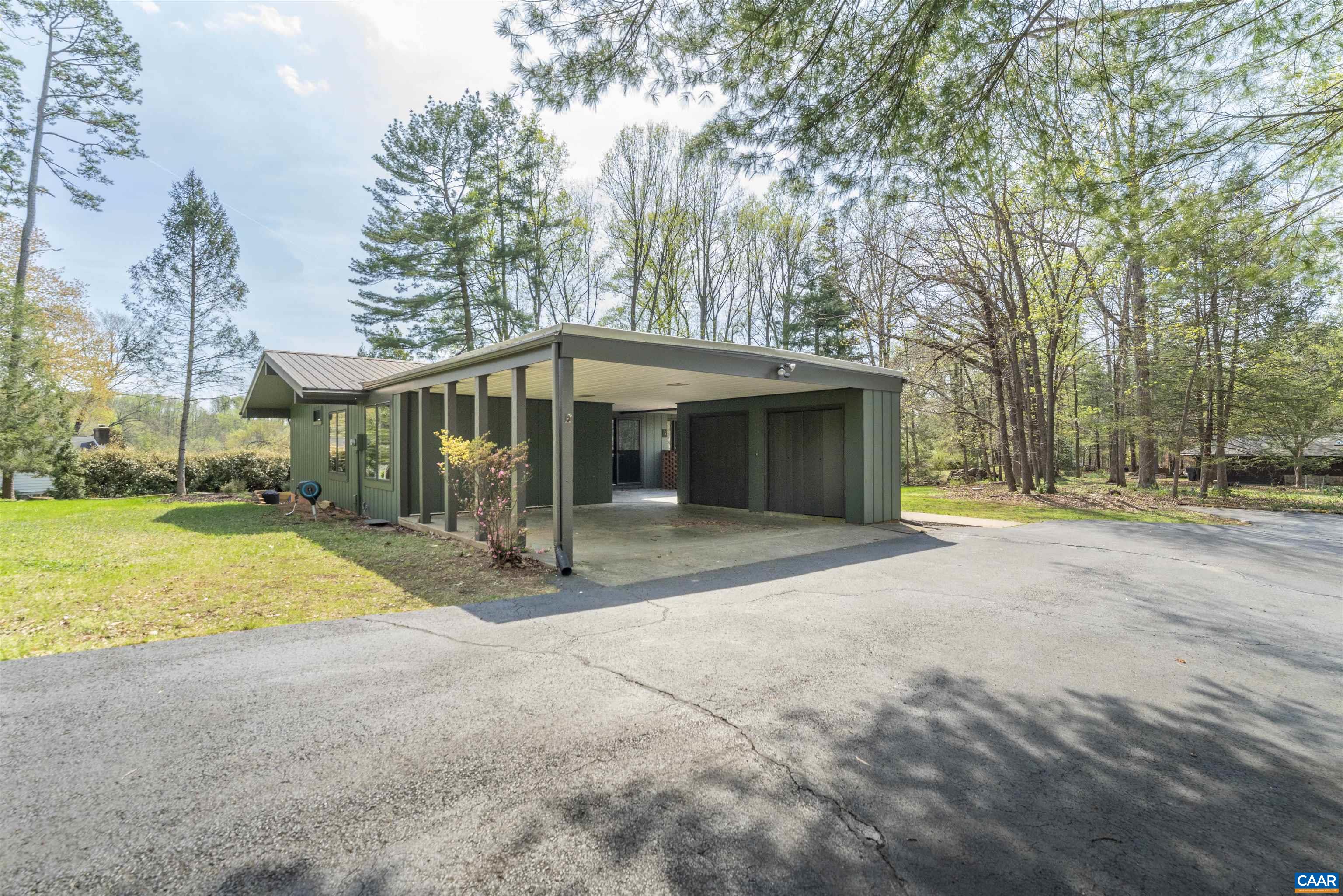 5 VINCENNES CT, CHARLOTTESVILLE, Virginia 22911, 3 Bedrooms Bedrooms, ,2 BathroomsBathrooms,Residential,5 VINCENNES CT,675491 MLS # 675491