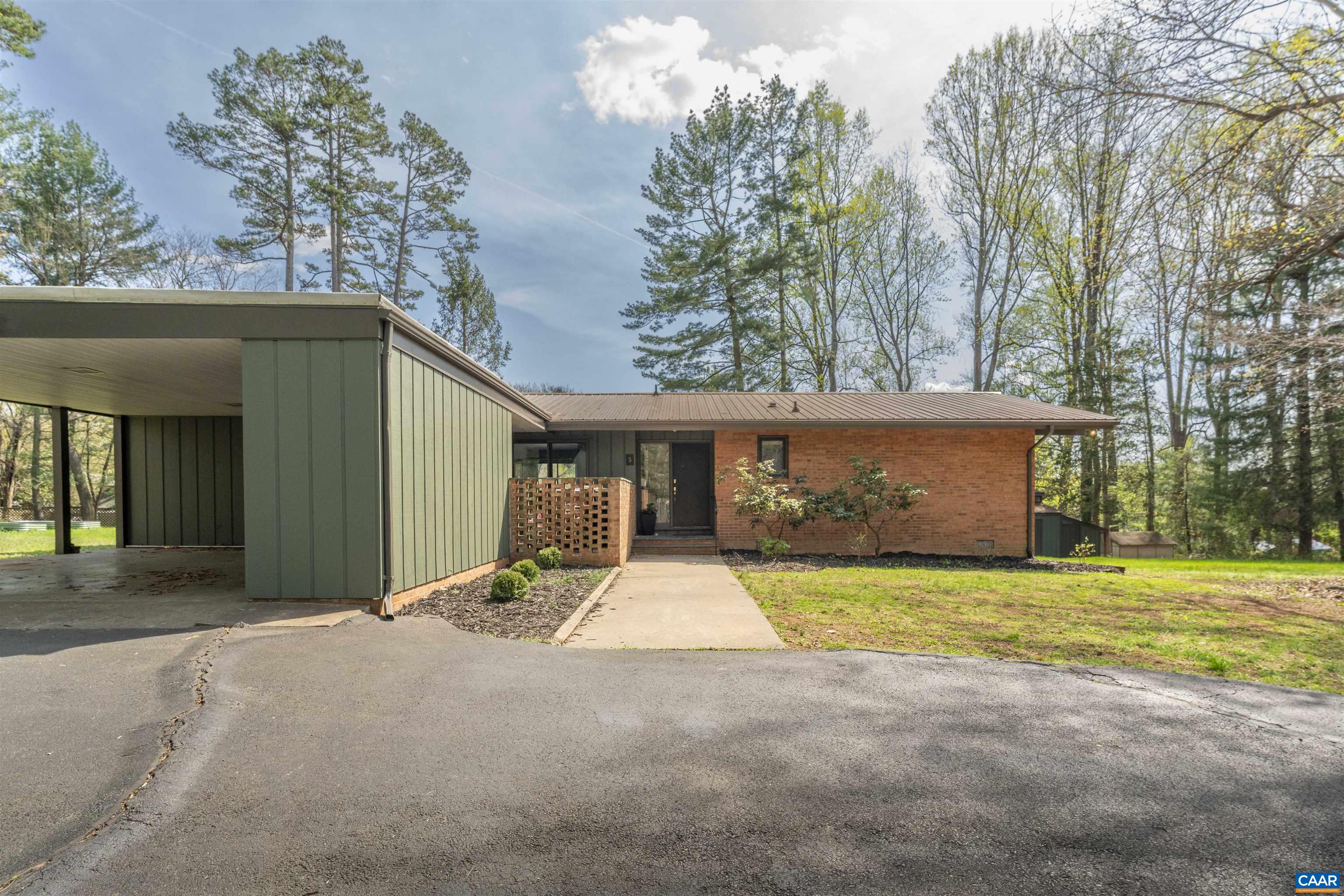 5 VINCENNES CT, CHARLOTTESVILLE, Virginia 22911, 3 Bedrooms Bedrooms, ,2 BathroomsBathrooms,Residential,5 VINCENNES CT,675491 MLS # 675491