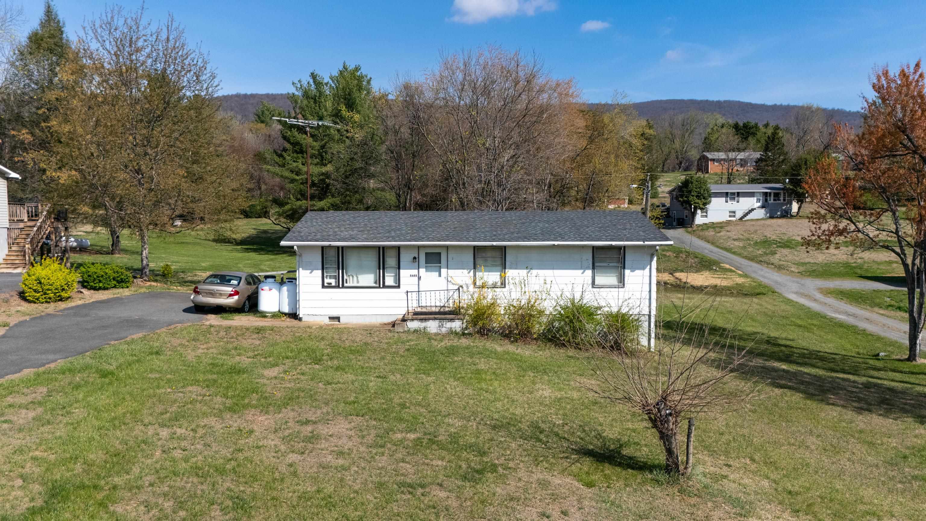 8688 BROOKSVILLE RD, GREENWOOD, Virginia 22943, 3 Bedrooms Bedrooms, ,1 BathroomBathrooms,Residential,8688 BROOKSVILLE RD,675492 MLS # 675492