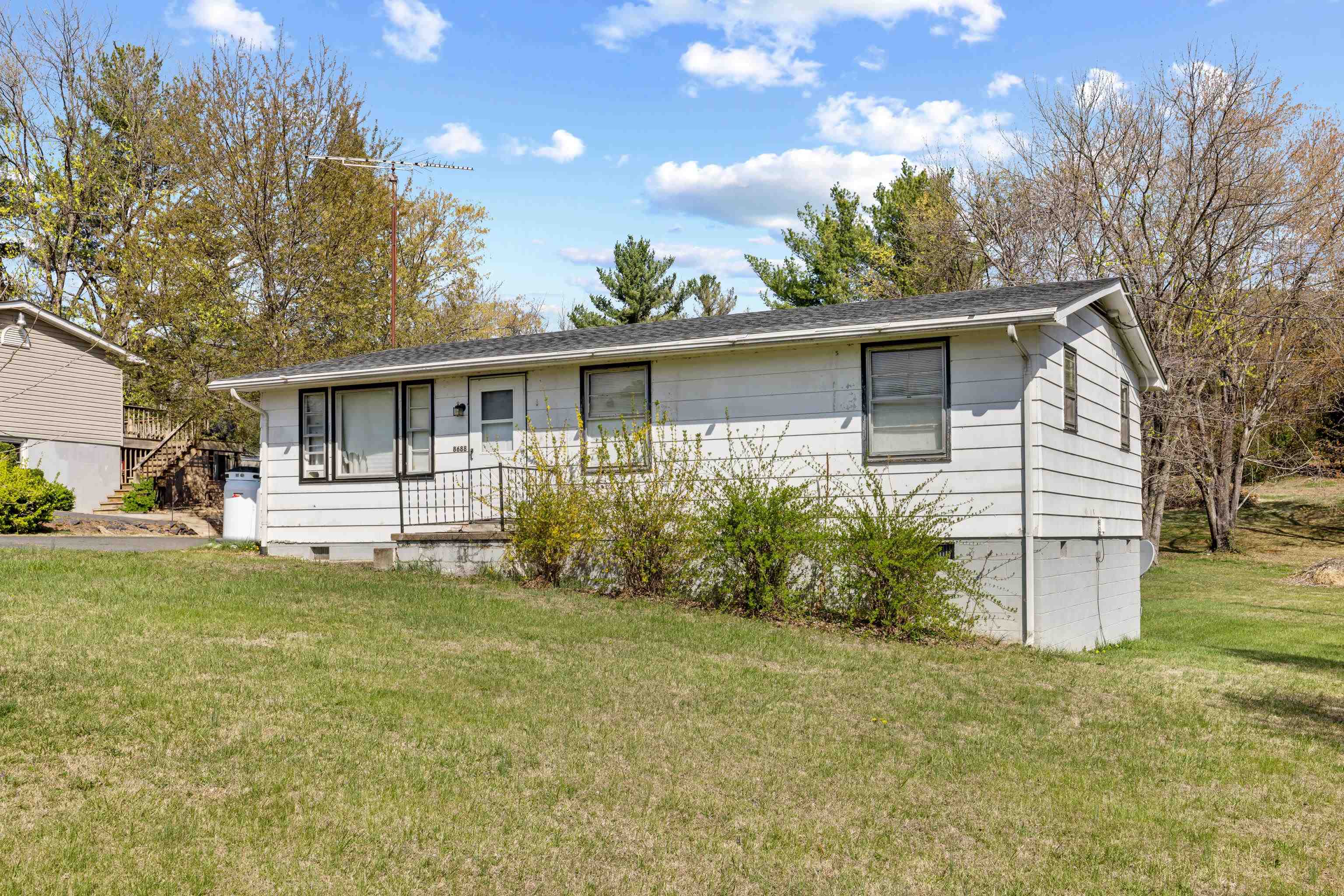 8688 BROOKSVILLE RD, GREENWOOD, Virginia 22943, 3 Bedrooms Bedrooms, ,1 BathroomBathrooms,Residential,8688 BROOKSVILLE RD,675492 MLS # 675492