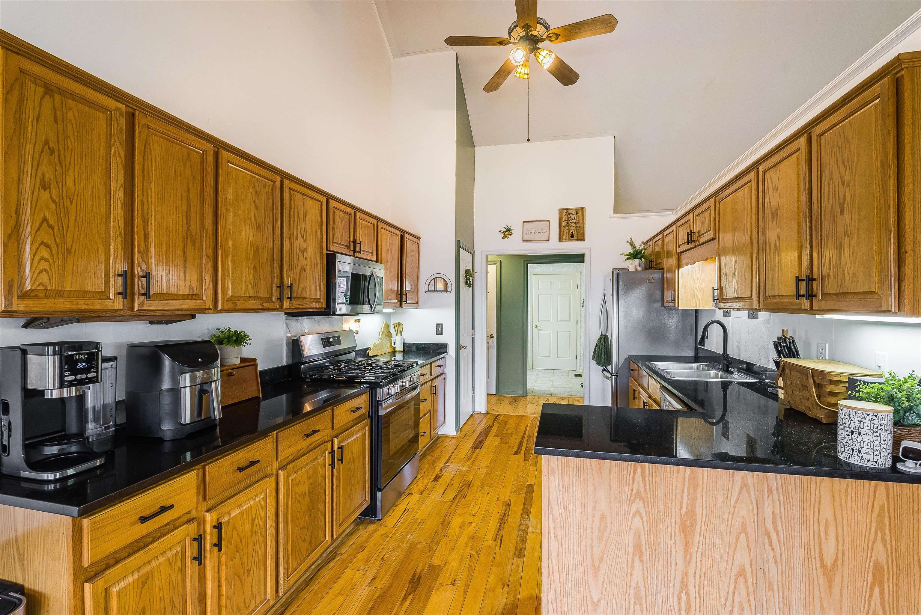 553 HIDDEN VALLEYS RD, PALMYRA, Virginia 22963, 3 Bedrooms Bedrooms, ,2 BathroomsBathrooms,Residential,Home Sweet Home!,553 HIDDEN VALLEYS RD,675493 MLS # 675493