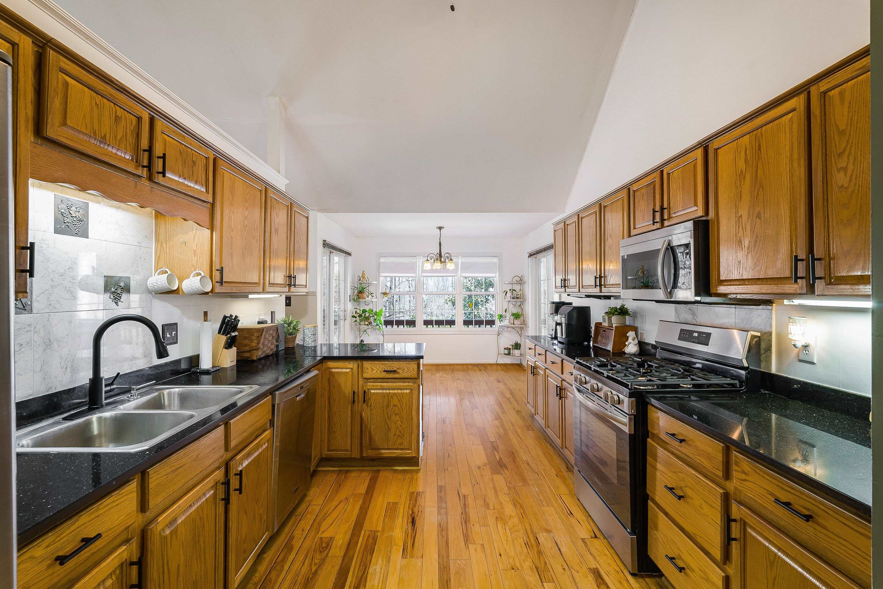 553 HIDDEN VALLEYS RD, PALMYRA, Virginia 22963, 3 Bedrooms Bedrooms, ,2 BathroomsBathrooms,Residential,Home Sweet Home!,553 HIDDEN VALLEYS RD,675493 MLS # 675493