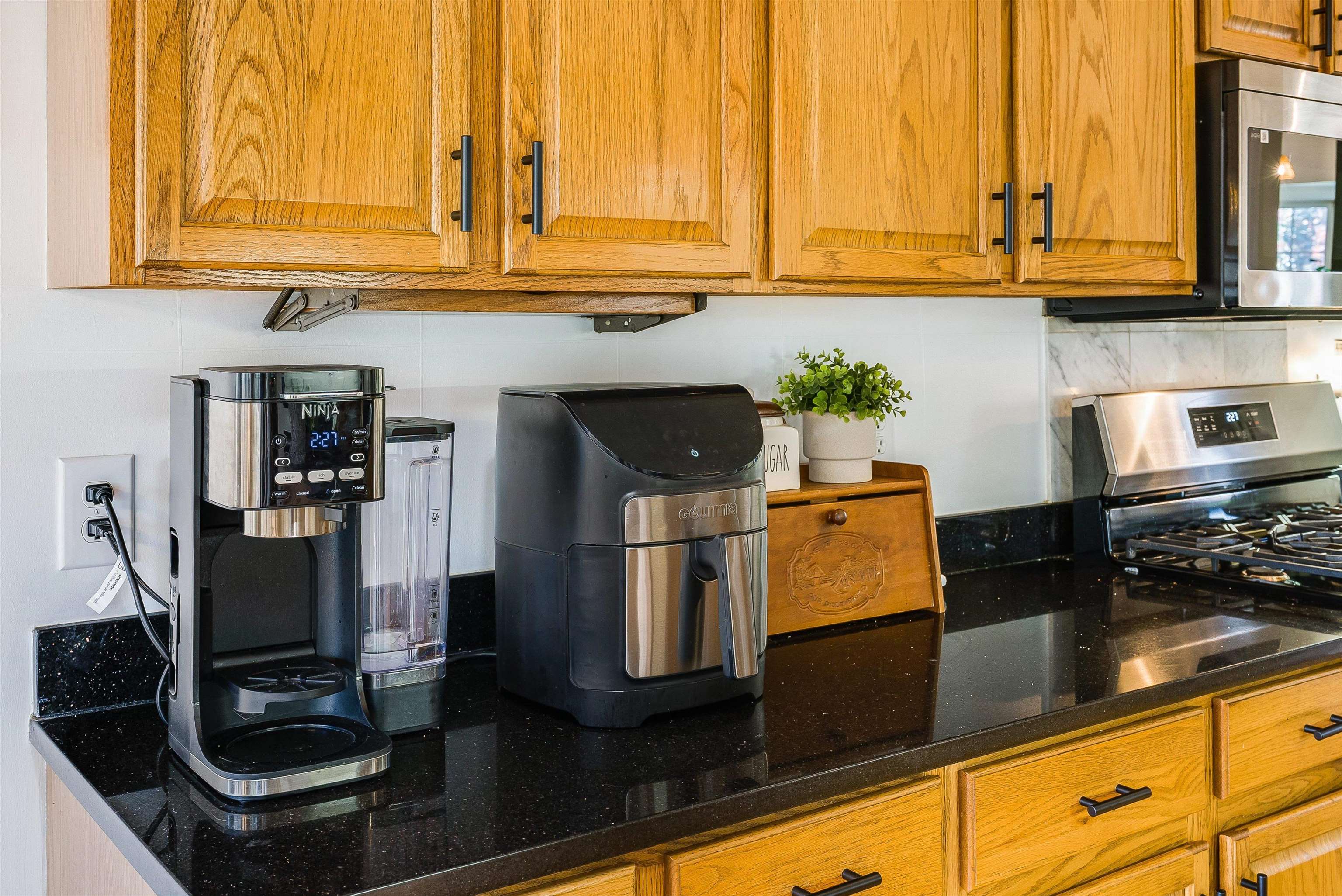 553 HIDDEN VALLEYS RD, PALMYRA, Virginia 22963, 3 Bedrooms Bedrooms, ,2 BathroomsBathrooms,Residential,Home Sweet Home!,553 HIDDEN VALLEYS RD,675493 MLS # 675493