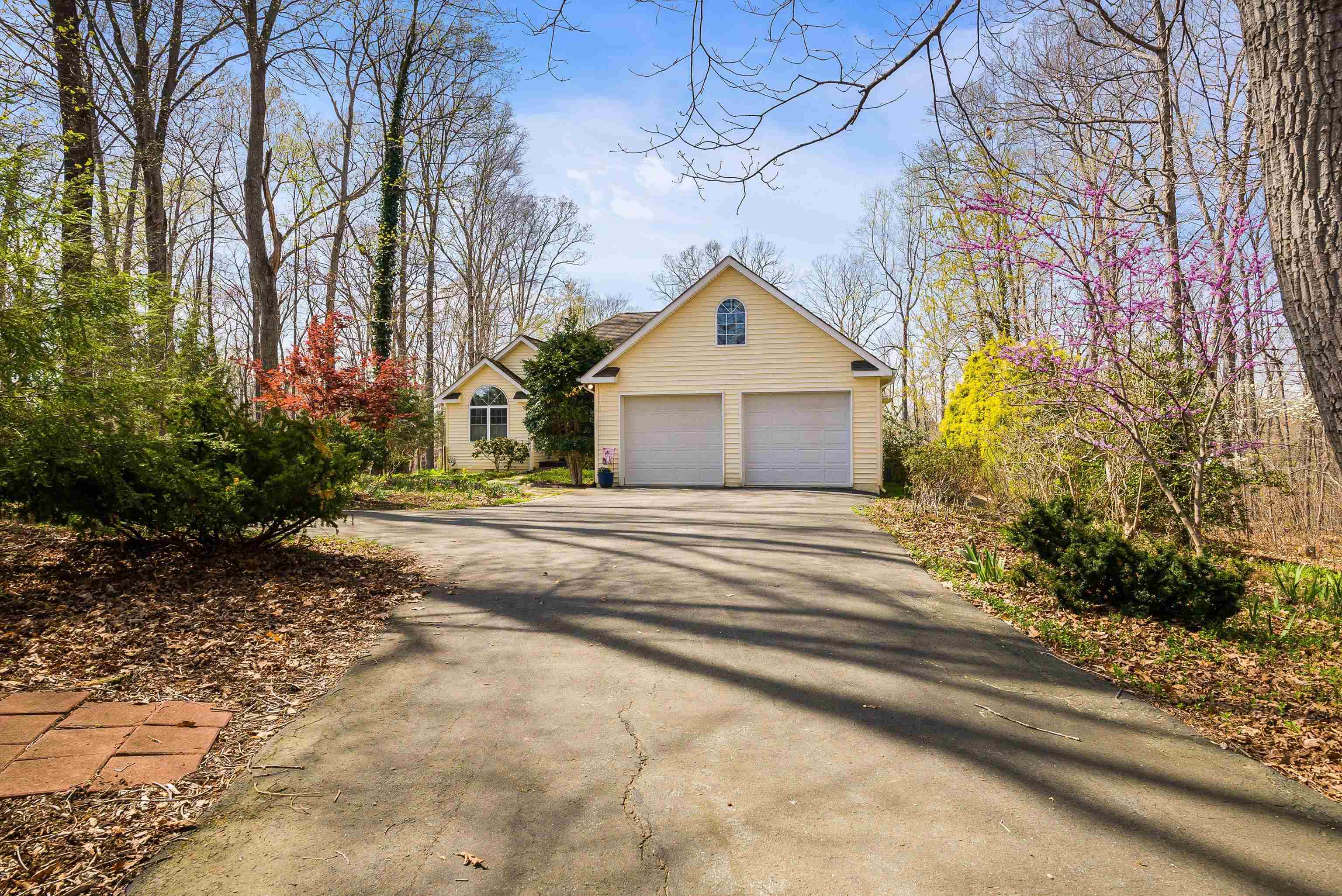 553 HIDDEN VALLEYS RD, PALMYRA, Virginia 22963, 3 Bedrooms Bedrooms, ,2 BathroomsBathrooms,Residential,Home Sweet Home!,553 HIDDEN VALLEYS RD,675493 MLS # 675493