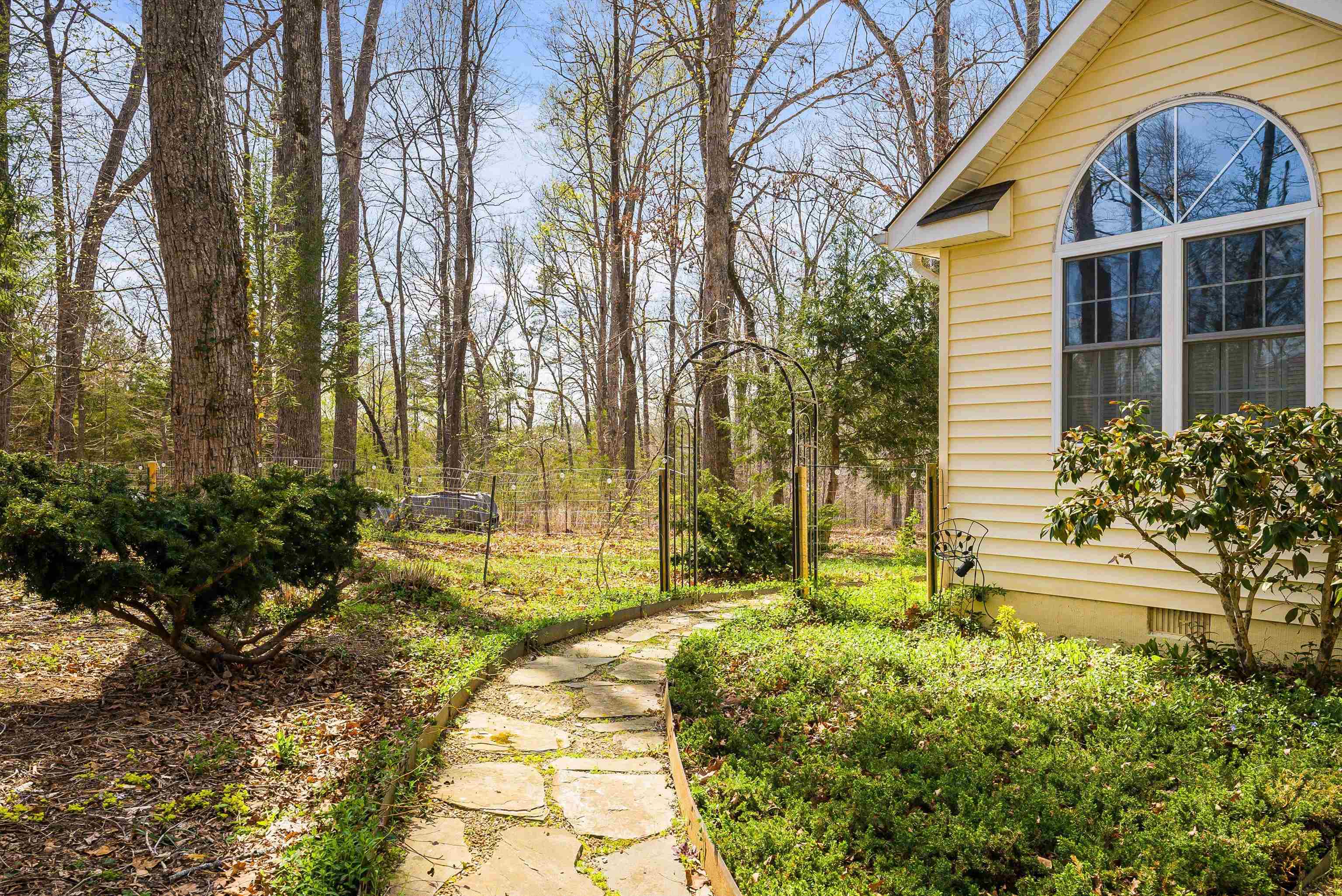 553 HIDDEN VALLEYS RD, PALMYRA, Virginia 22963, 3 Bedrooms Bedrooms, ,2 BathroomsBathrooms,Residential,Home Sweet Home!,553 HIDDEN VALLEYS RD,675493 MLS # 675493