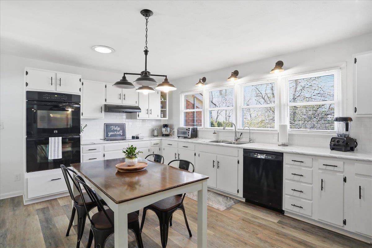 1229 WOODCREST CIR, HARRISONBURG, Virginia 22801, 4 Bedrooms Bedrooms, ,3 BathroomsBathrooms,Residential,1229 WOODCREST CIR,675496 MLS # 675496