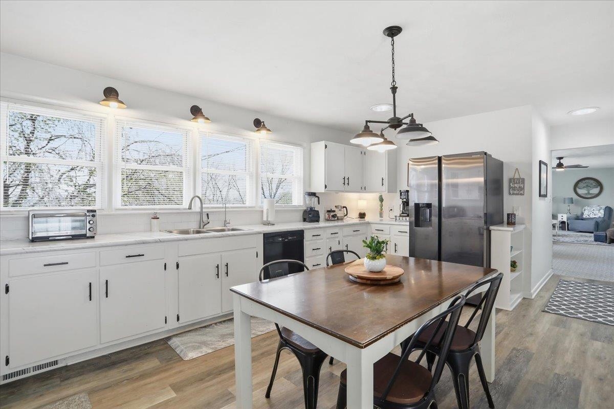 1229 WOODCREST CIR, HARRISONBURG, Virginia 22801, 4 Bedrooms Bedrooms, ,3 BathroomsBathrooms,Residential,1229 WOODCREST CIR,675496 MLS # 675496