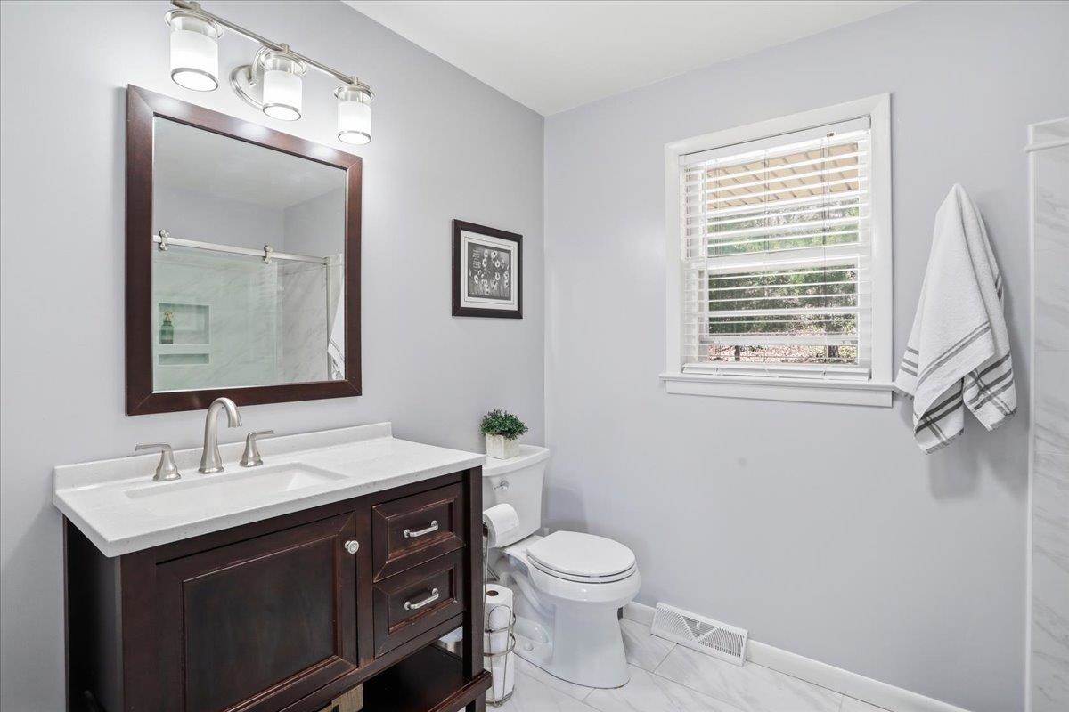 1229 WOODCREST CIR, HARRISONBURG, Virginia 22801, 4 Bedrooms Bedrooms, ,3 BathroomsBathrooms,Residential,1229 WOODCREST CIR,675496 MLS # 675496