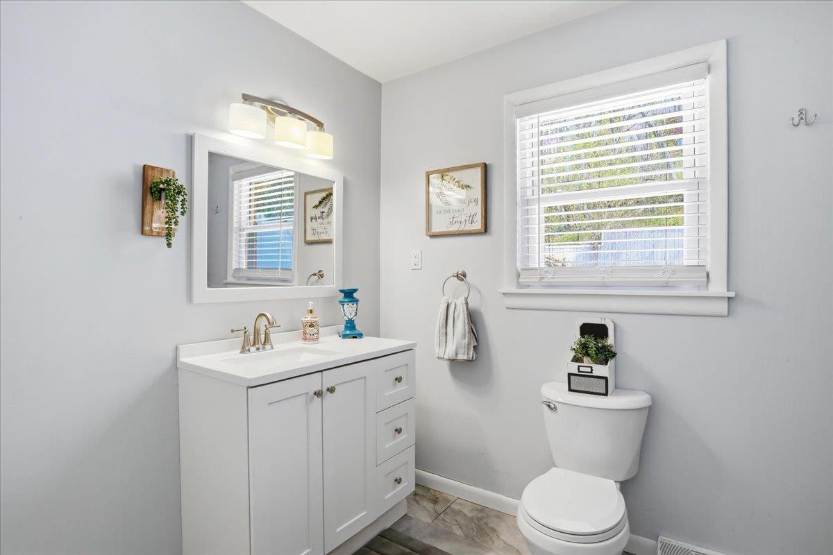 1229 WOODCREST CIR, HARRISONBURG, Virginia 22801, 4 Bedrooms Bedrooms, ,3 BathroomsBathrooms,Residential,1229 WOODCREST CIR,675496 MLS # 675496